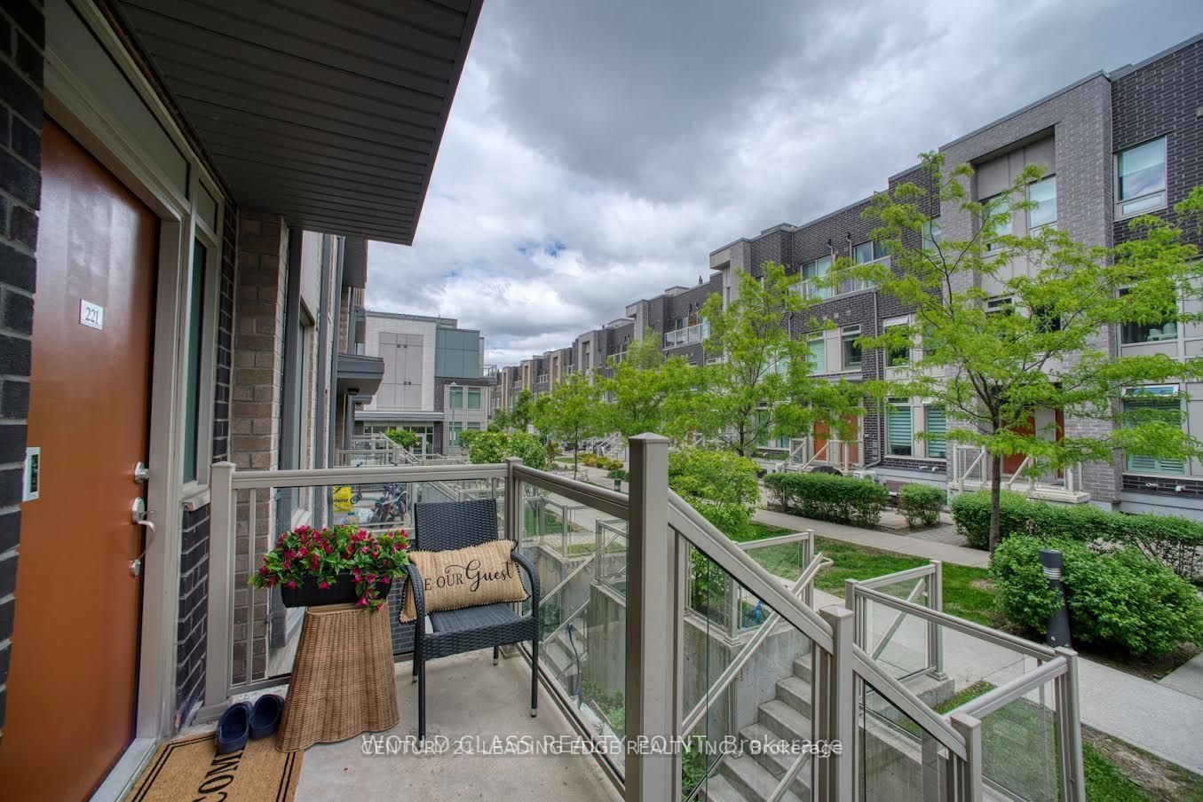 Photo 2 of Unit 221, 7 Applewood Lane E, Etobicoke, Etobicoke West Mall — HOMEH