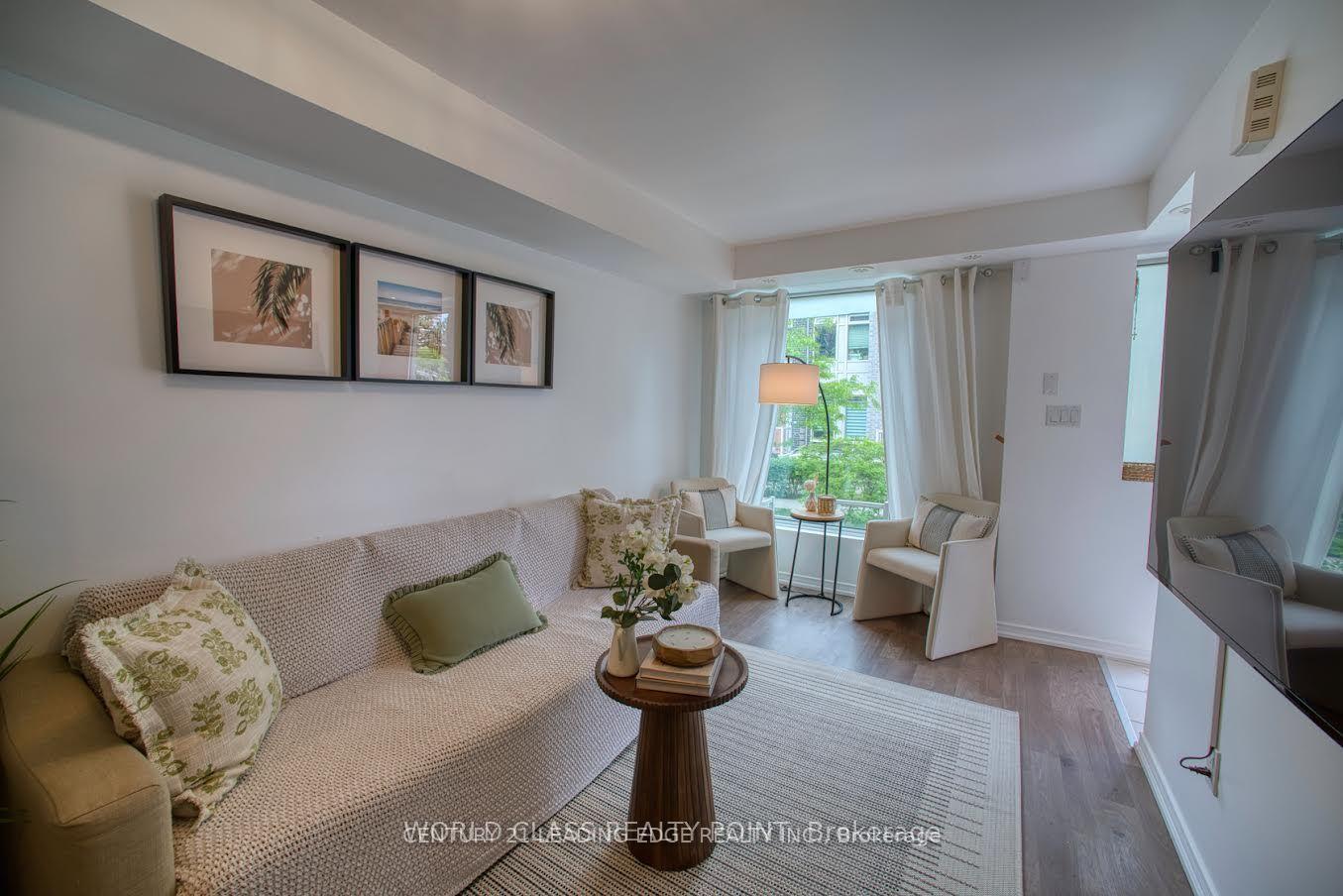 Photo 3 of Unit 221, 7 Applewood Lane E, Etobicoke, Etobicoke West Mall — HOMEH
