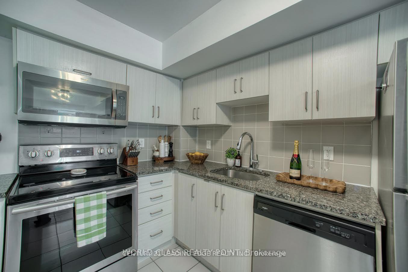Photo 5 of Unit 221, 7 Applewood Lane E, Etobicoke, Etobicoke West Mall — HOMEH