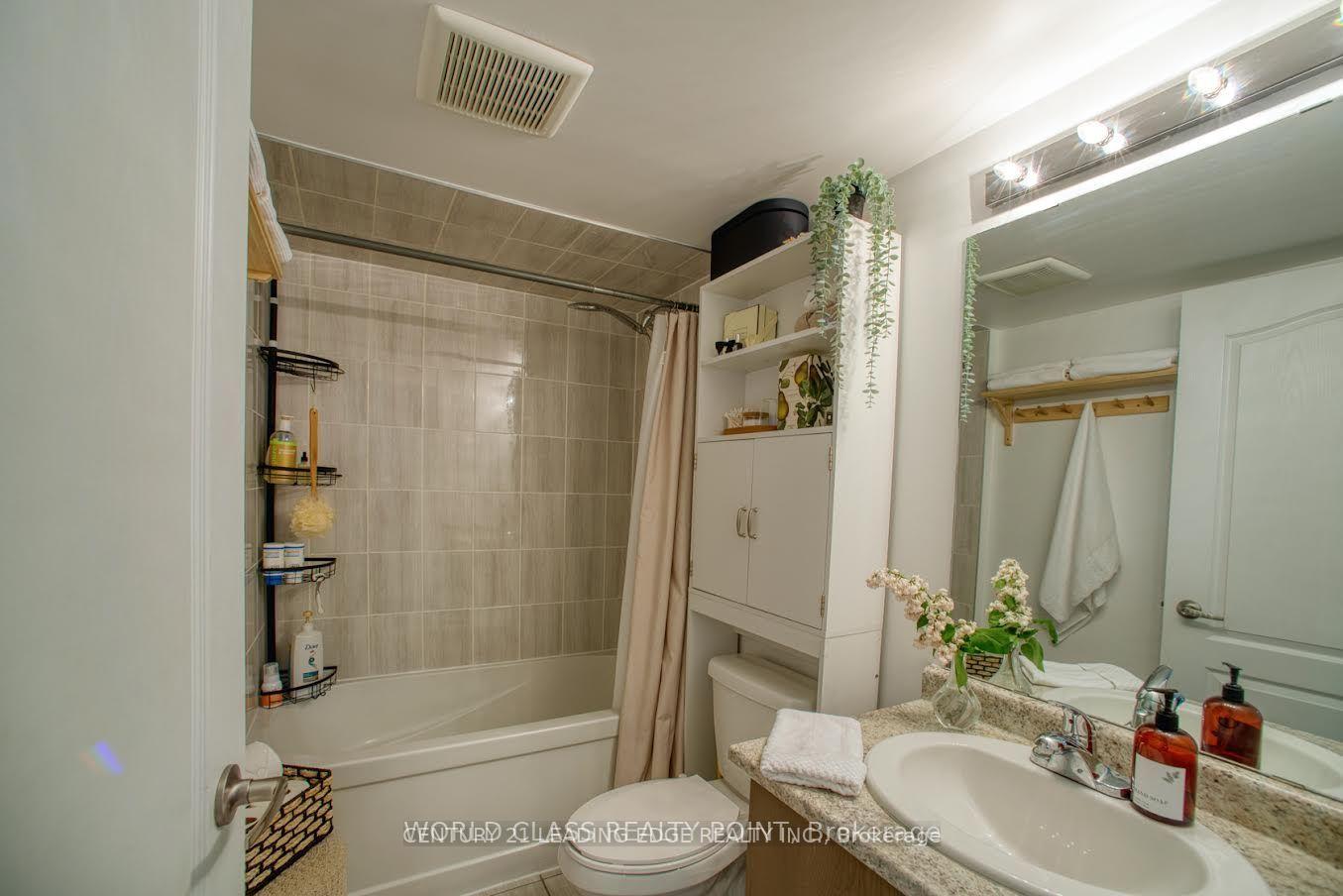 Photo 6 of Unit 221, 7 Applewood Lane E, Etobicoke, Etobicoke West Mall — HOMEH