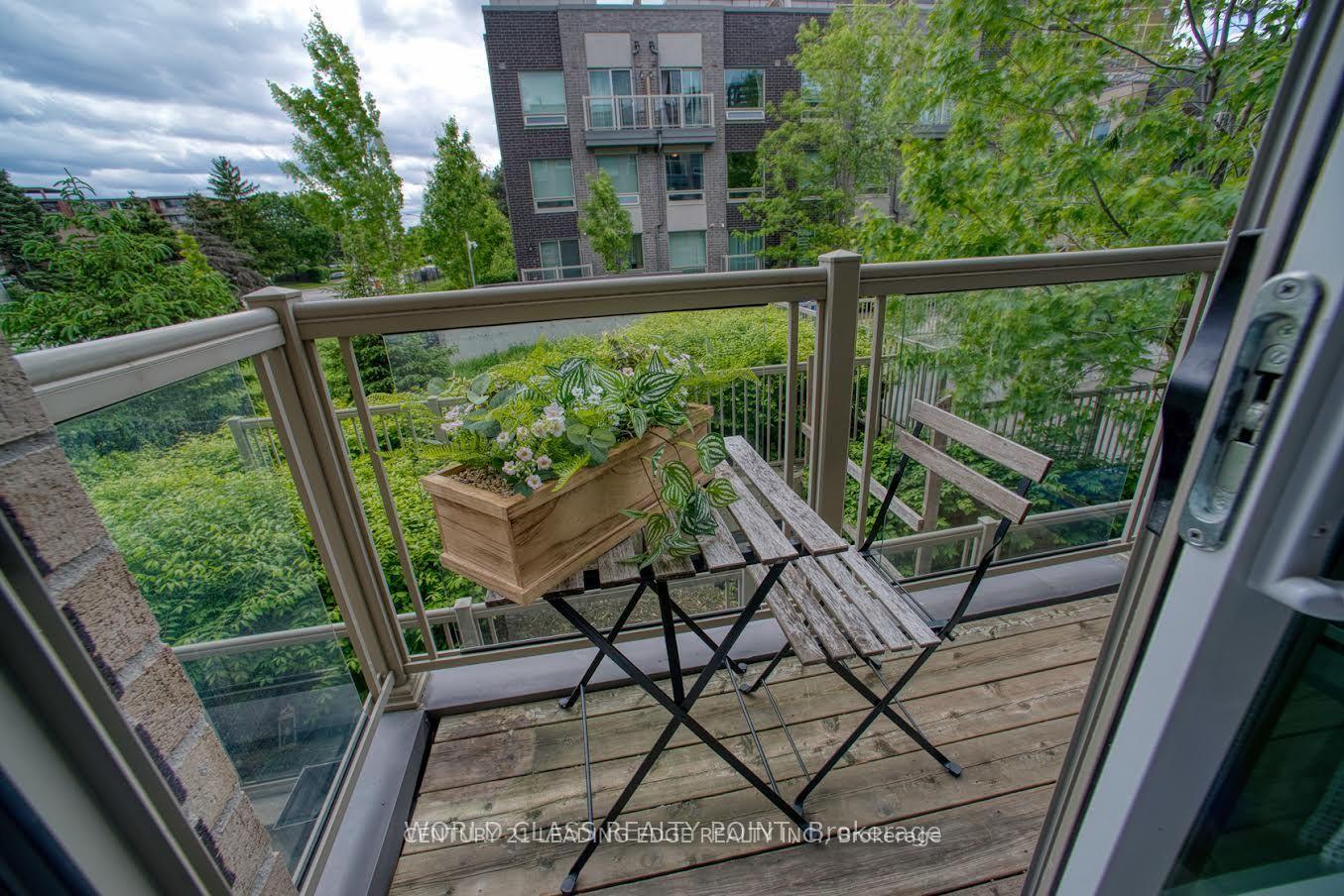 Photo 9 of Unit 221, 7 Applewood Lane E, Etobicoke, Etobicoke West Mall — HOMEH