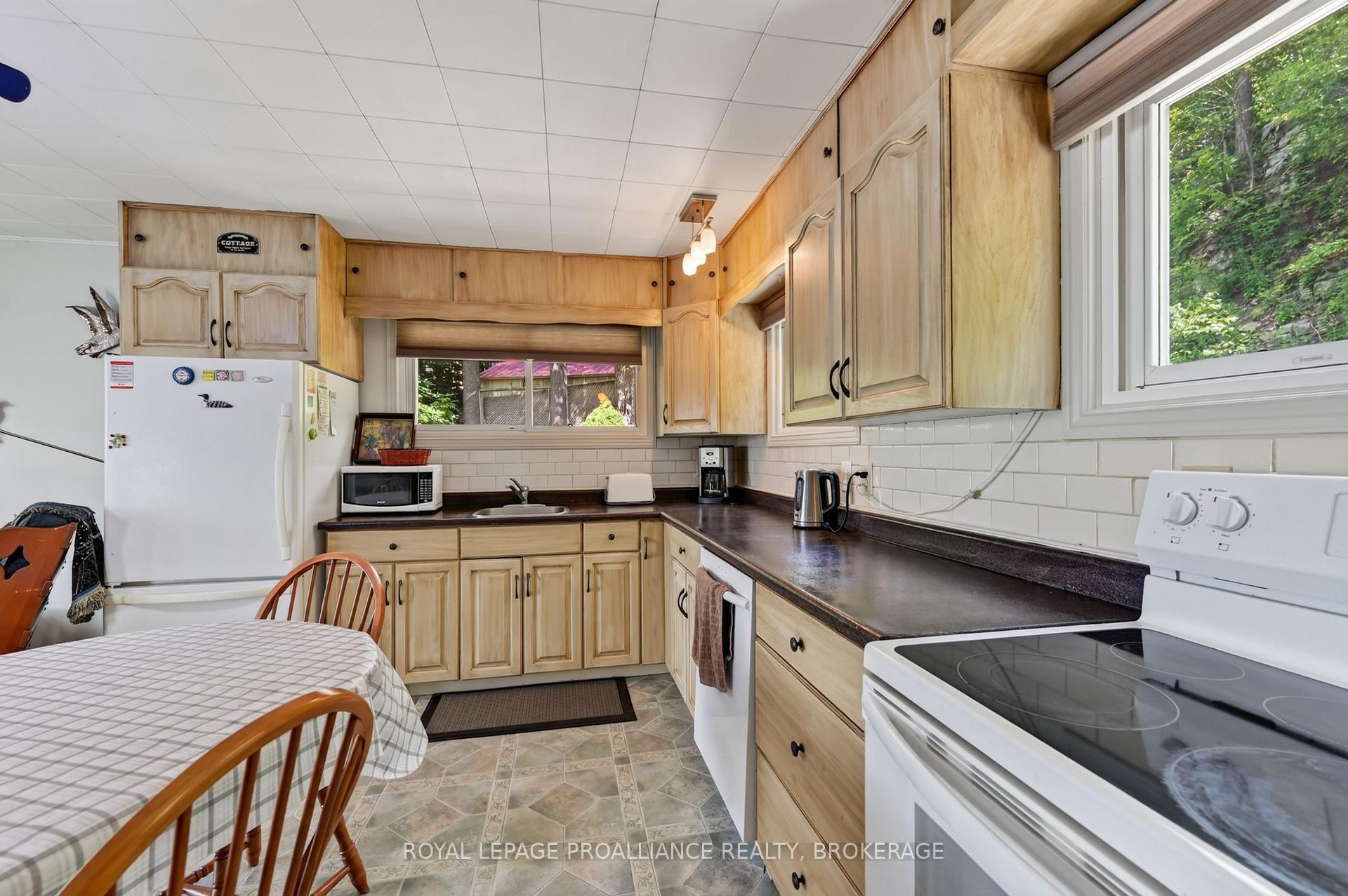 Photo 5 of 1403B Everett Lane, Frontenac, Frontenac South — HOMEH