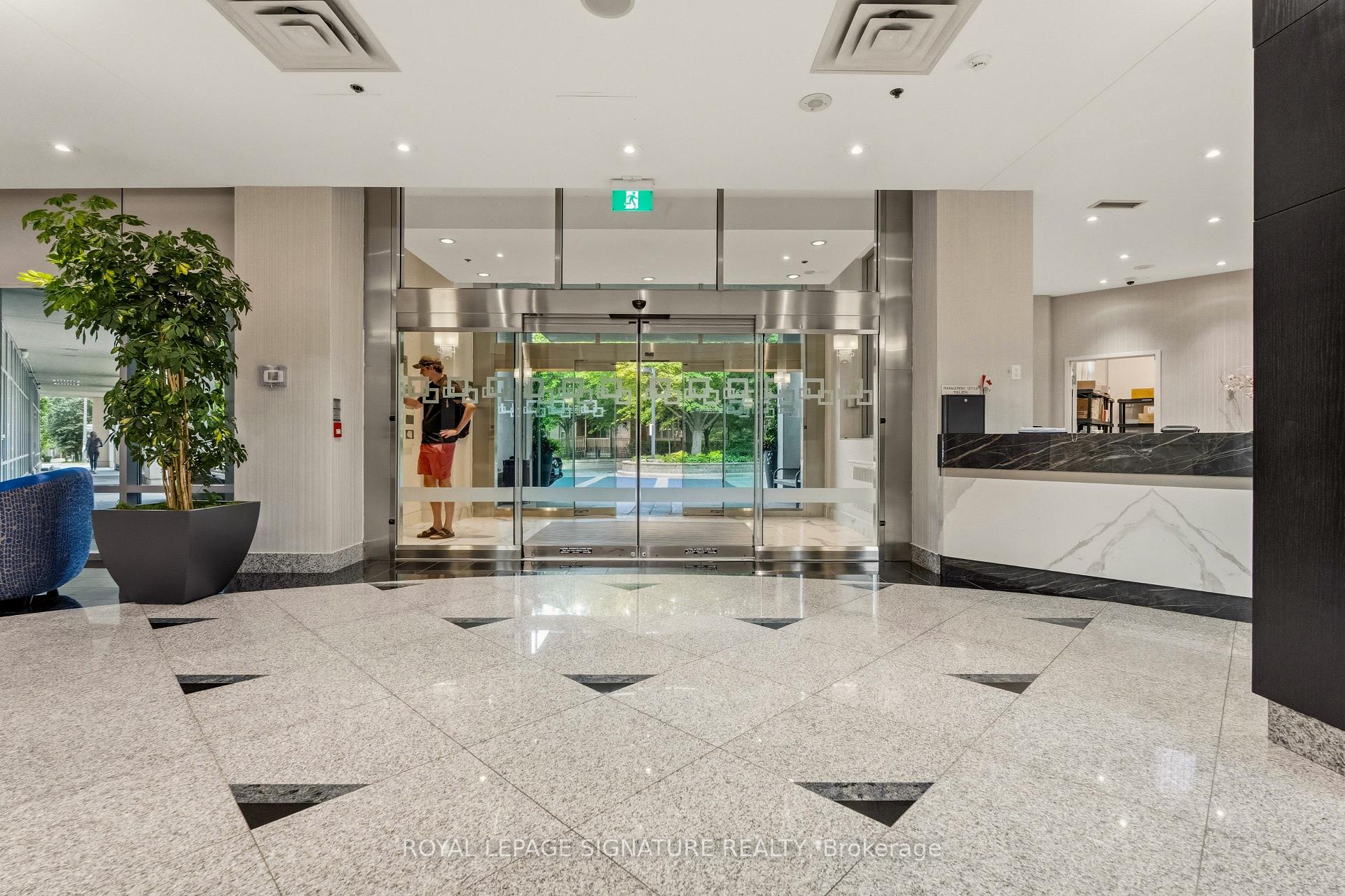 Photo 5 of Unit 1609, 16 Harrison Garden Boulevard, North York, Willowdale East — HOMEH