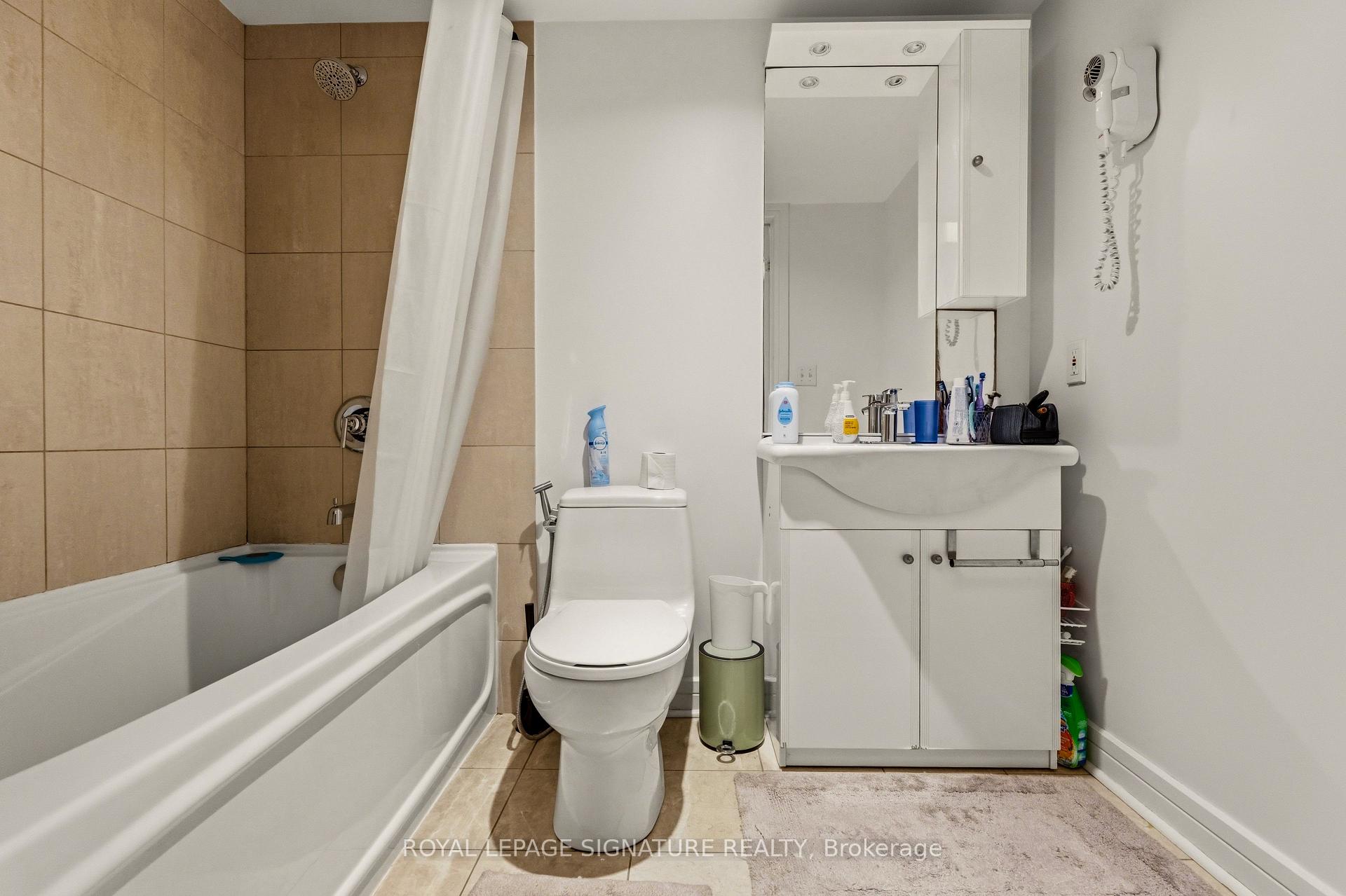 Photo 26 of Unit 1609, 16 Harrison Garden Boulevard, North York, Willowdale East — HOMEH
