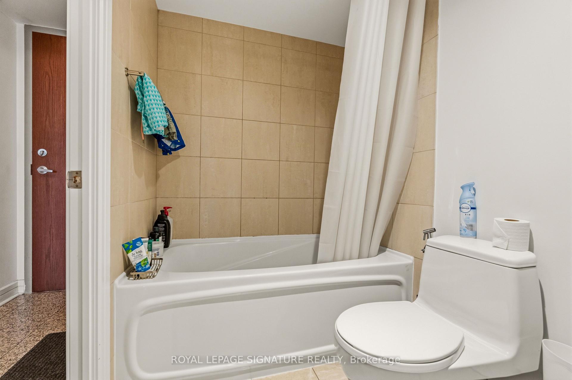 Photo 27 of Unit 1609, 16 Harrison Garden Boulevard, North York, Willowdale East — HOMEH