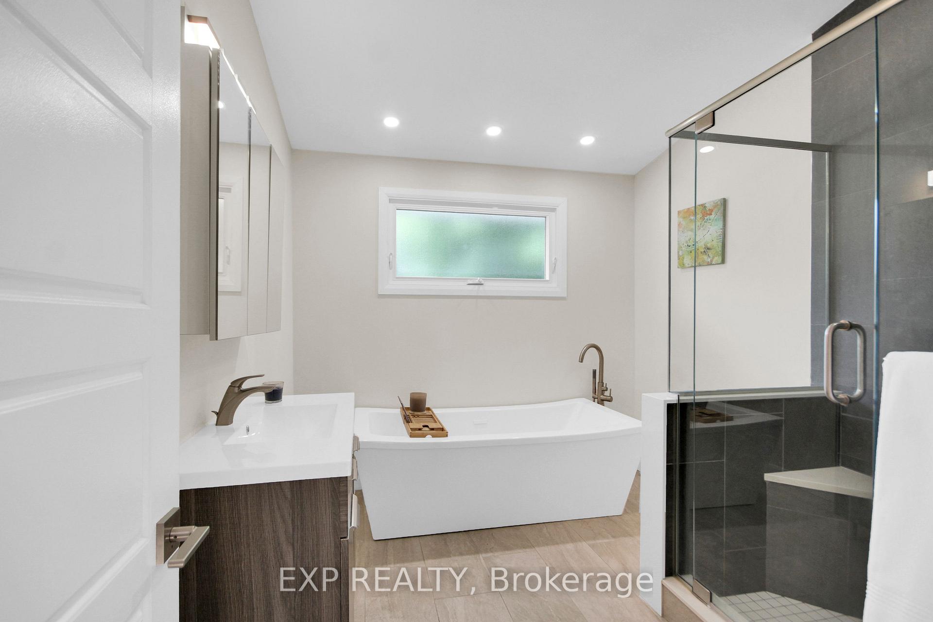 Photo 12 of 1447 Maxime Street, Ottawa, Pineview — HOMEH