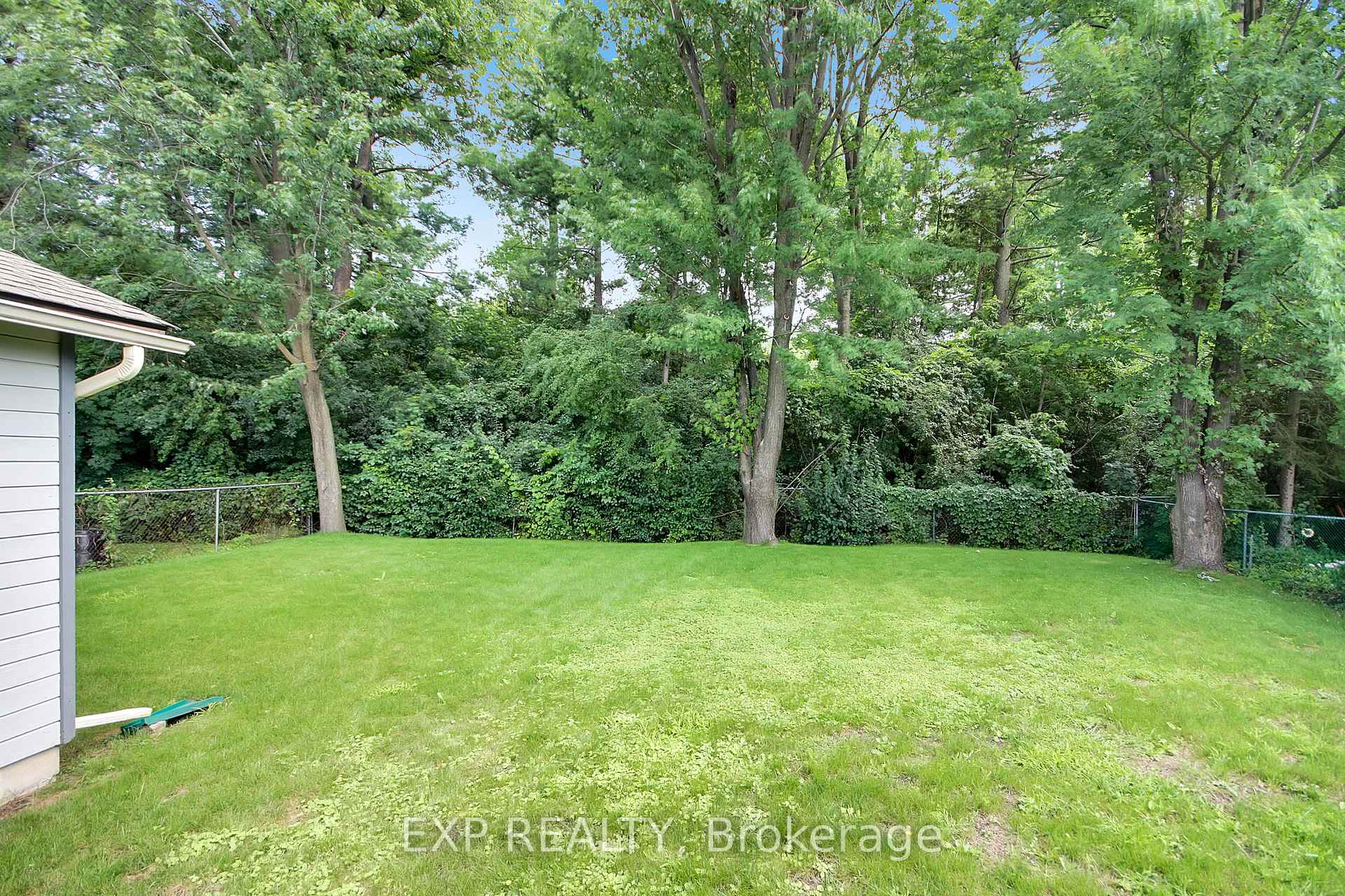 Photo 24 of 1447 Maxime Street, Ottawa, Pineview — HOMEH
