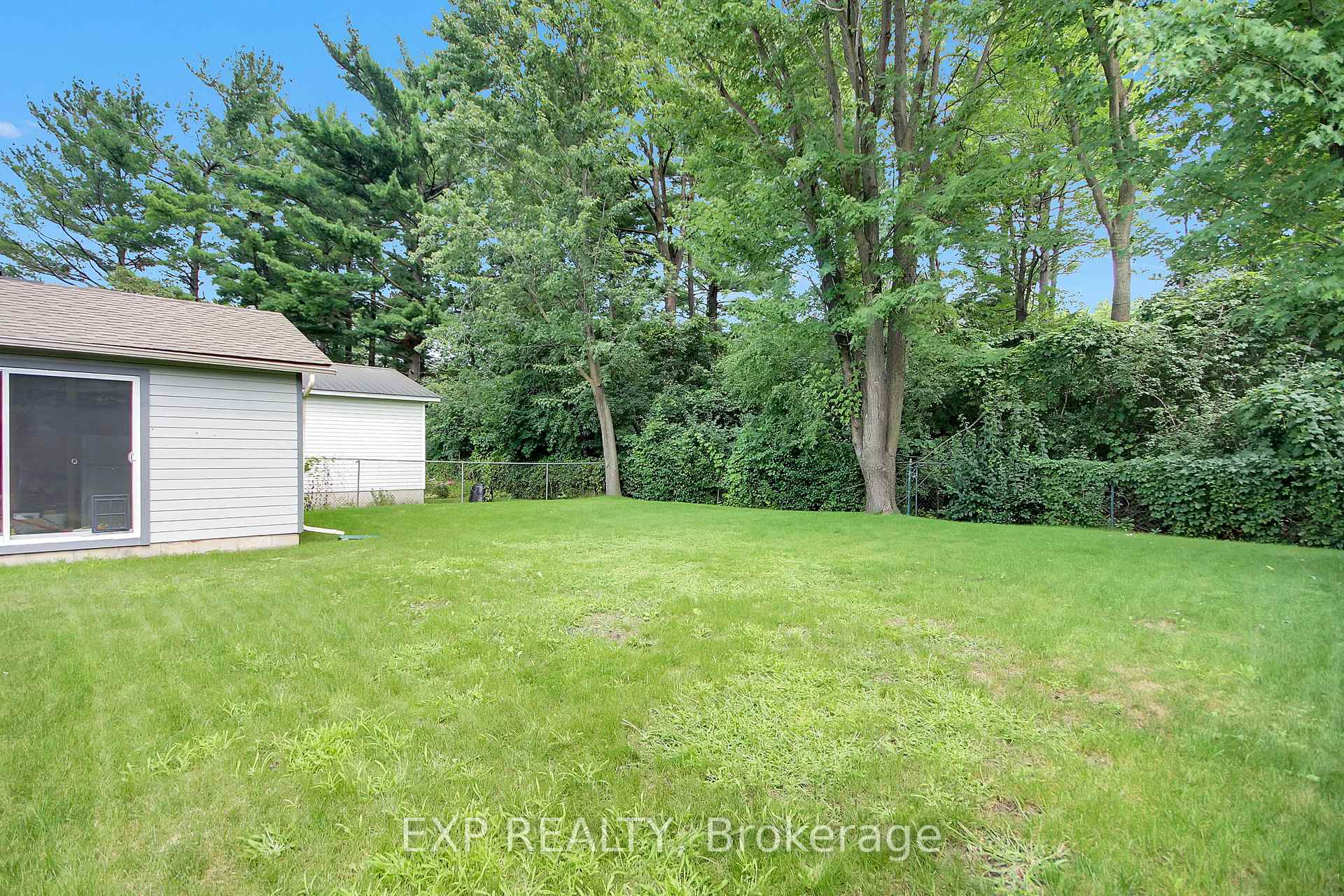 Photo 25 of 1447 Maxime Street, Ottawa, Pineview — HOMEH