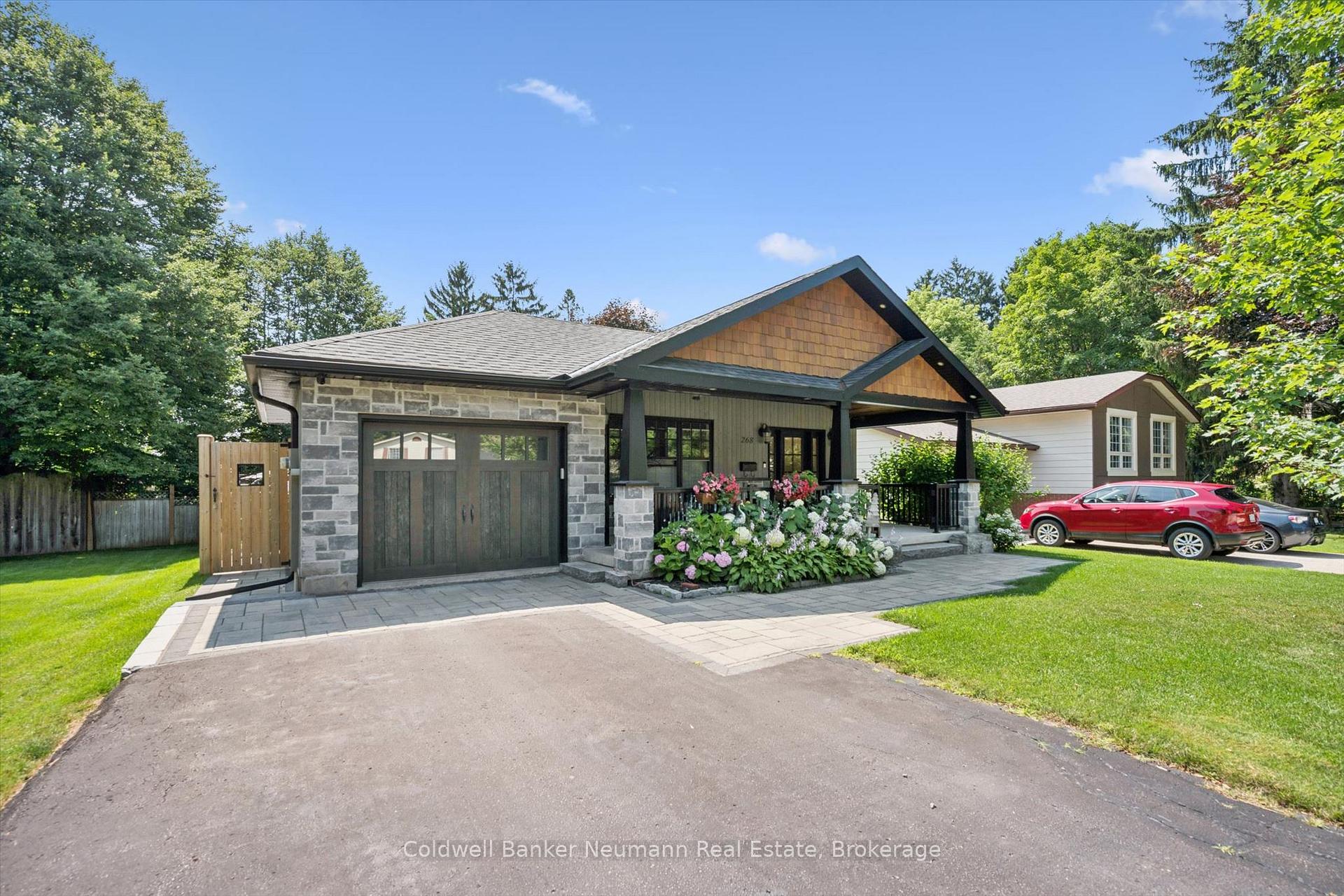 Photo 3 of 268 Glencoe Avenue, Centre Wellington, Fergus — HOMEH
