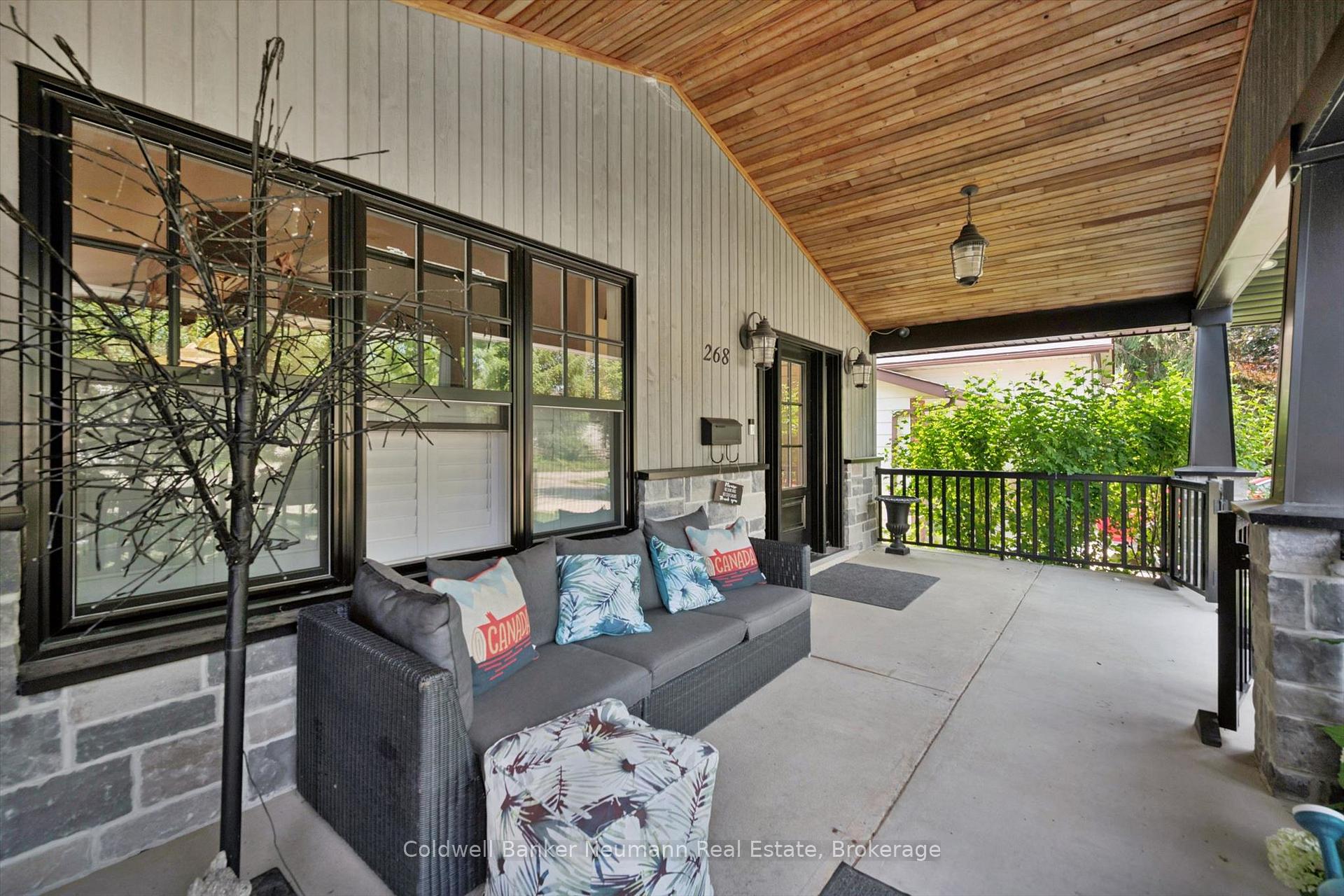 Photo 5 of 268 Glencoe Avenue, Centre Wellington, Fergus — HOMEH