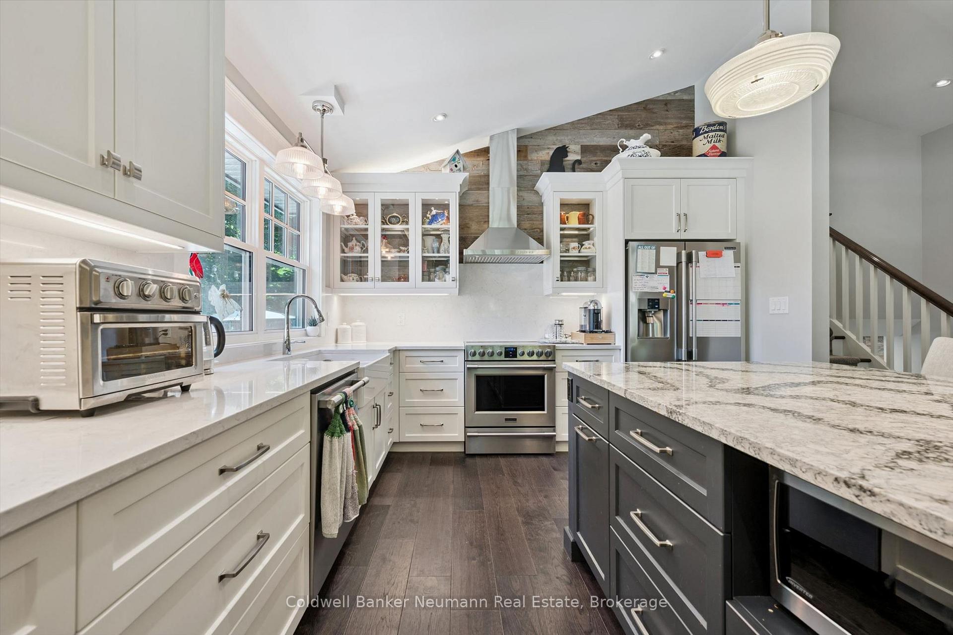 Photo 12 of 268 Glencoe Avenue, Centre Wellington, Fergus — HOMEH