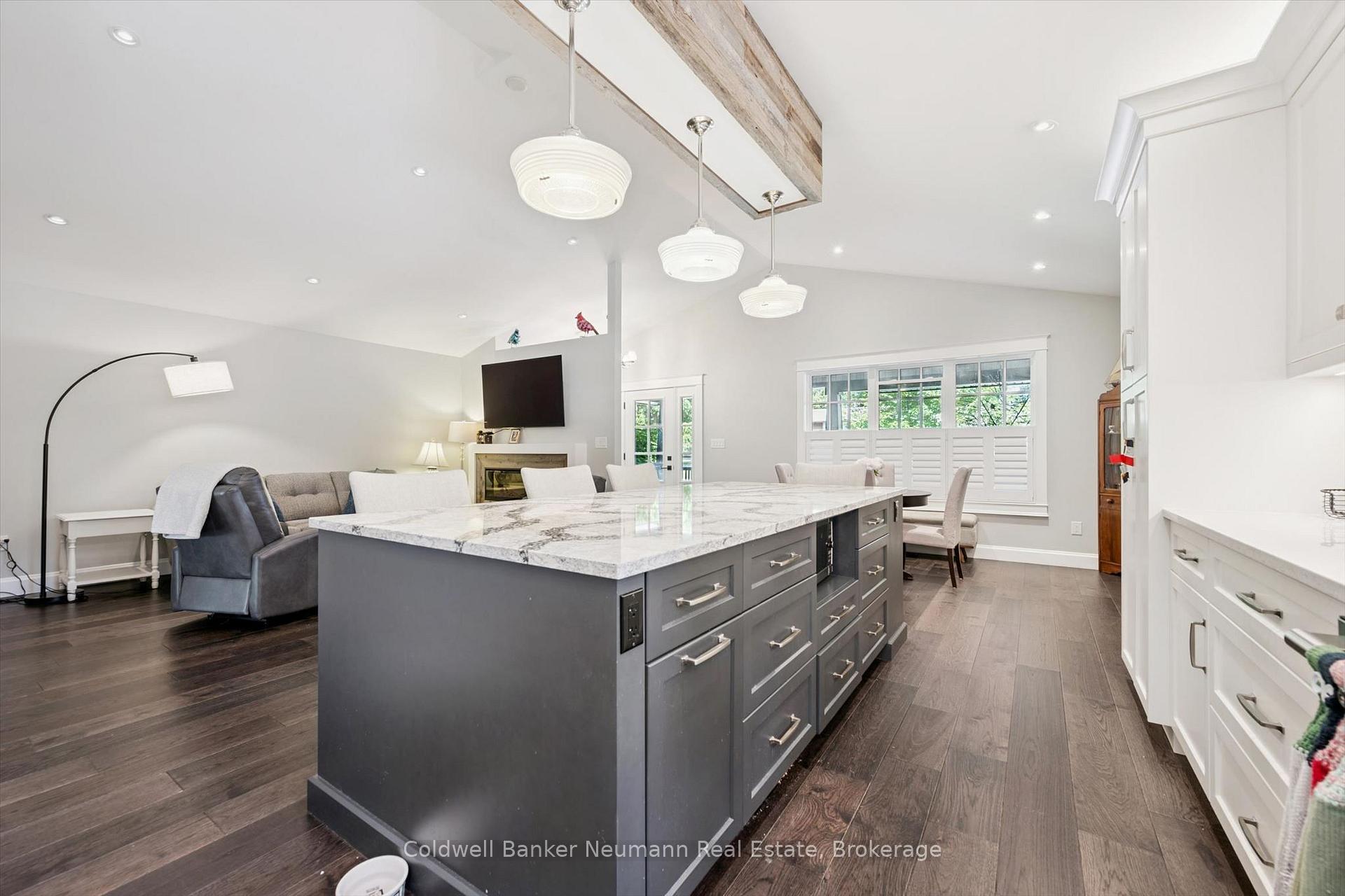 Photo 13 of 268 Glencoe Avenue, Centre Wellington, Fergus — HOMEH