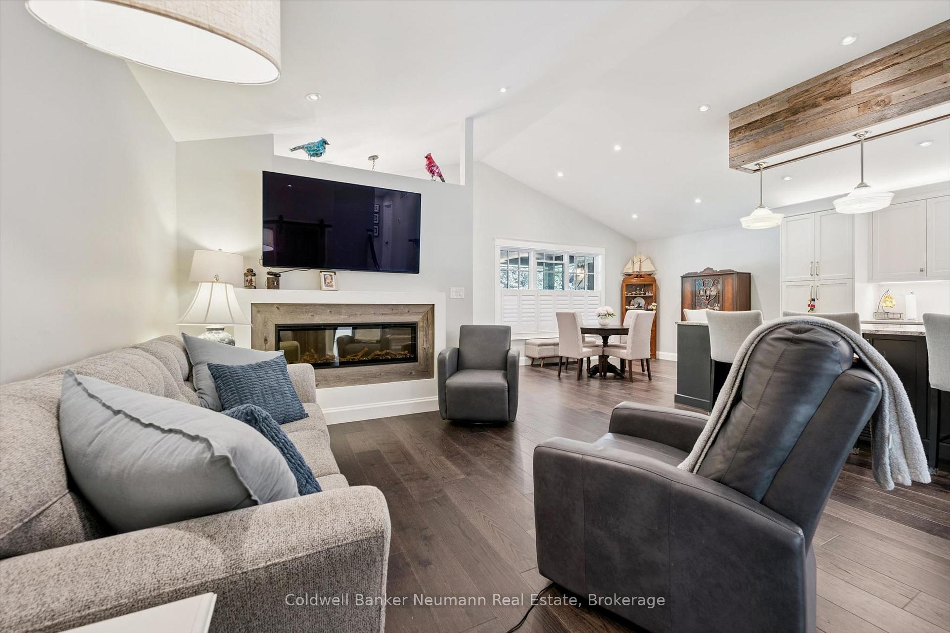 Photo 15 of 268 Glencoe Avenue, Centre Wellington, Fergus — HOMEH