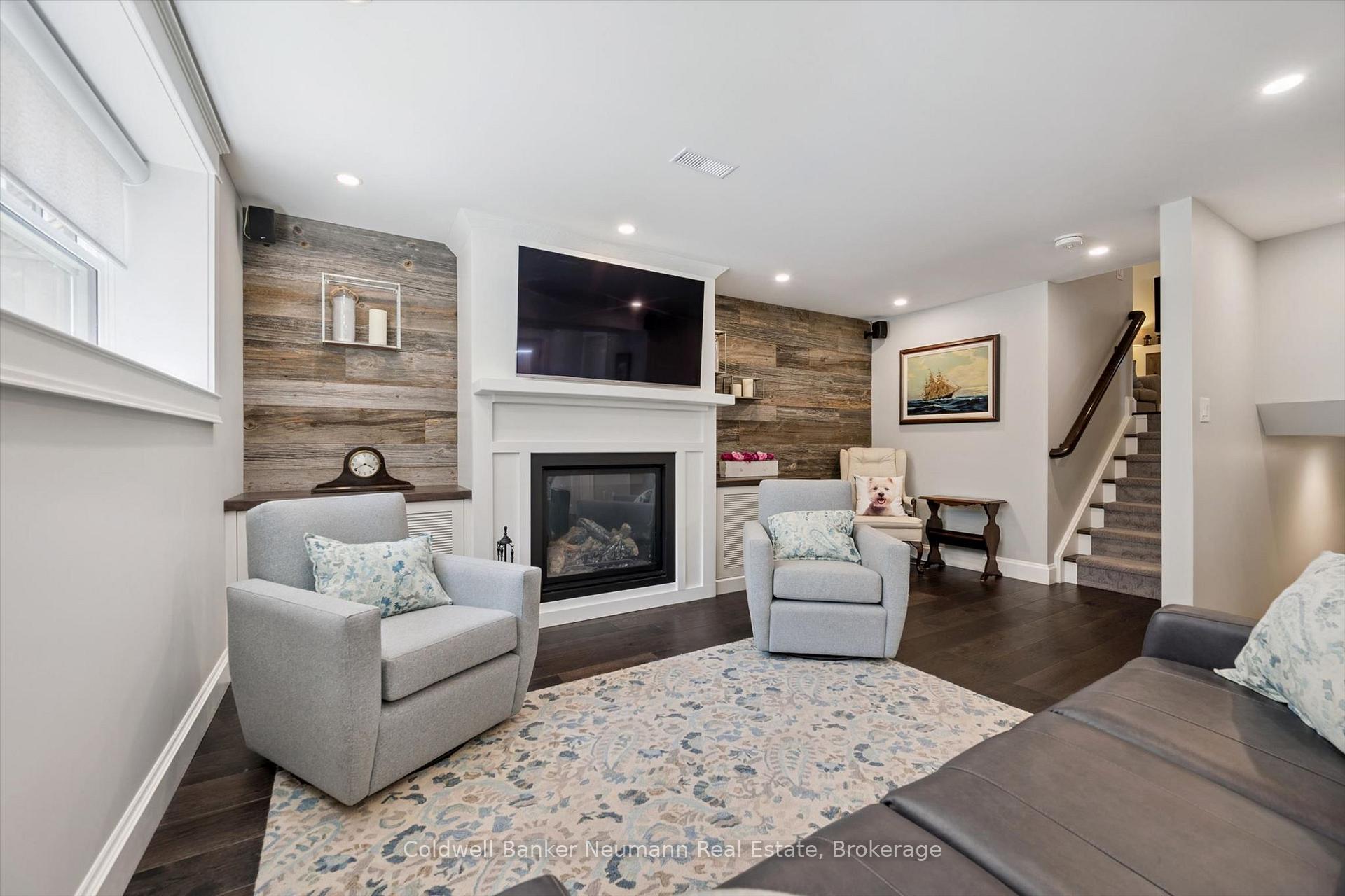 Photo 23 of 268 Glencoe Avenue, Centre Wellington, Fergus — HOMEH