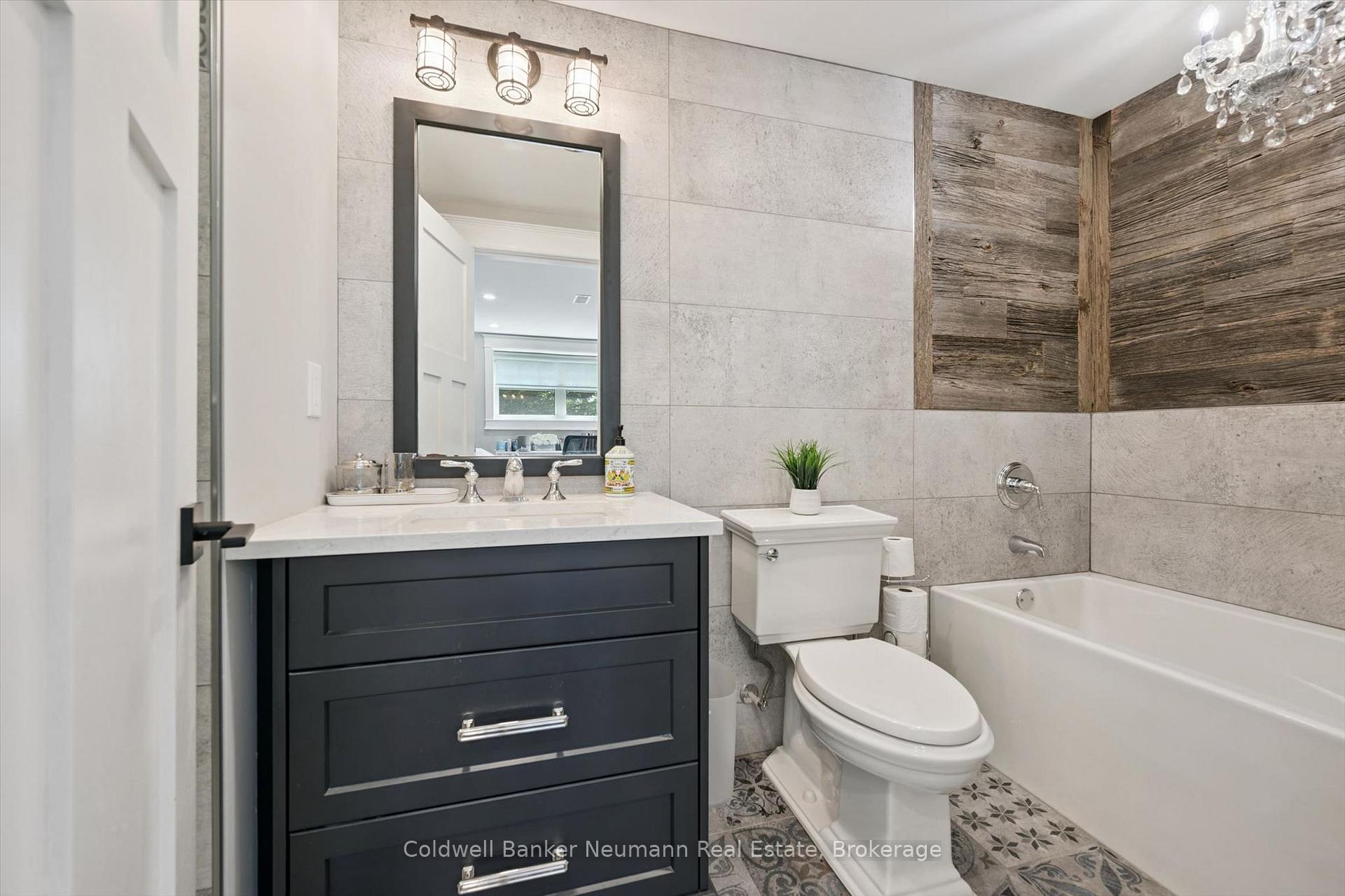 Photo 26 of 268 Glencoe Avenue, Centre Wellington, Fergus — HOMEH