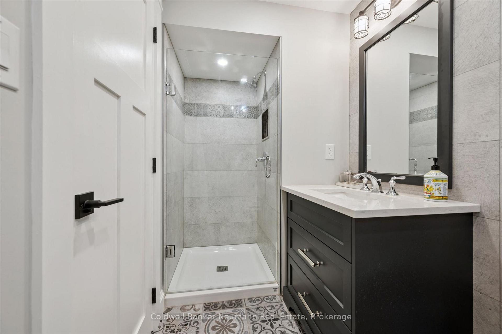 Photo 27 of 268 Glencoe Avenue, Centre Wellington, Fergus — HOMEH