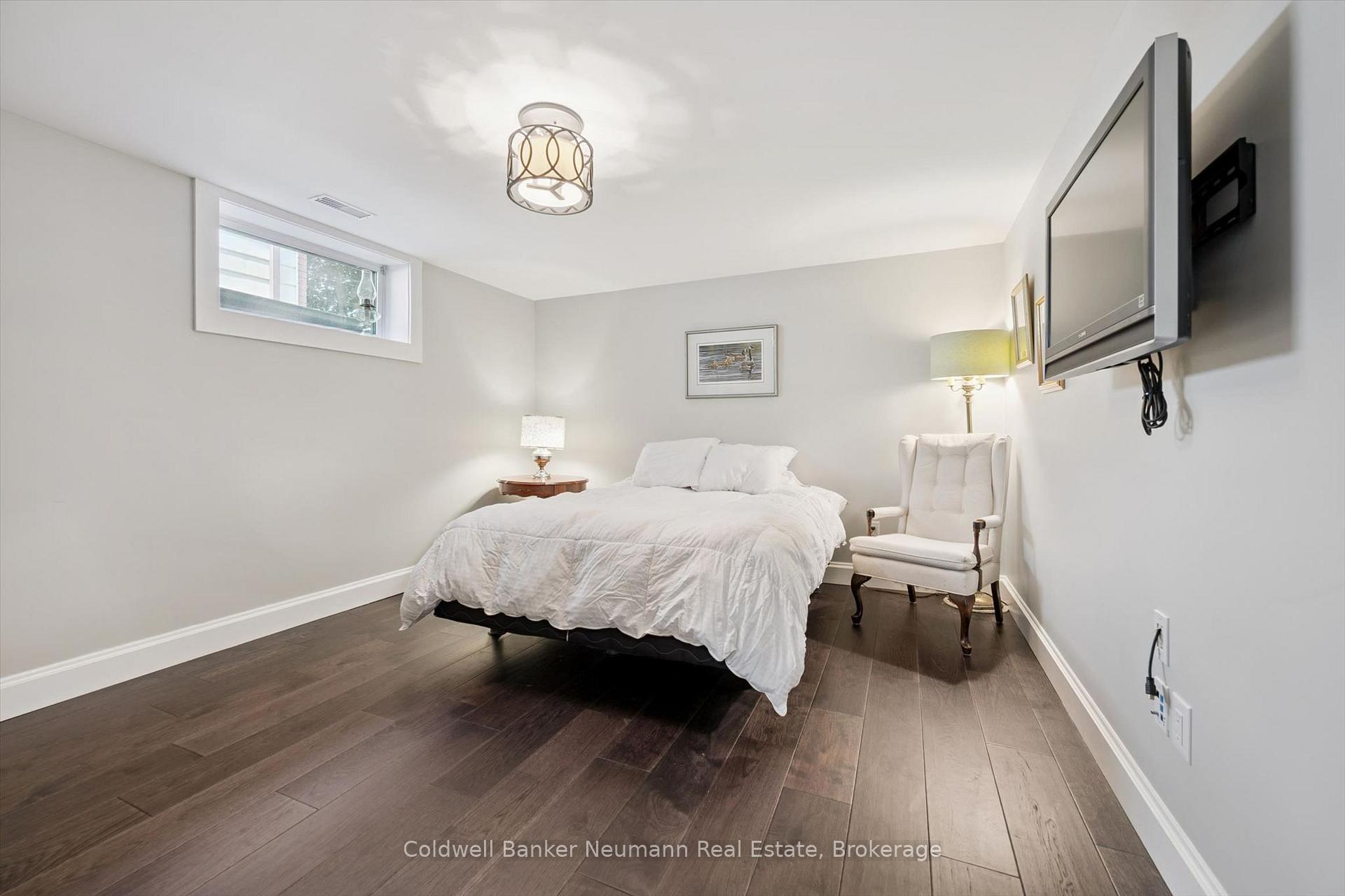 Photo 29 of 268 Glencoe Avenue, Centre Wellington, Fergus — HOMEH