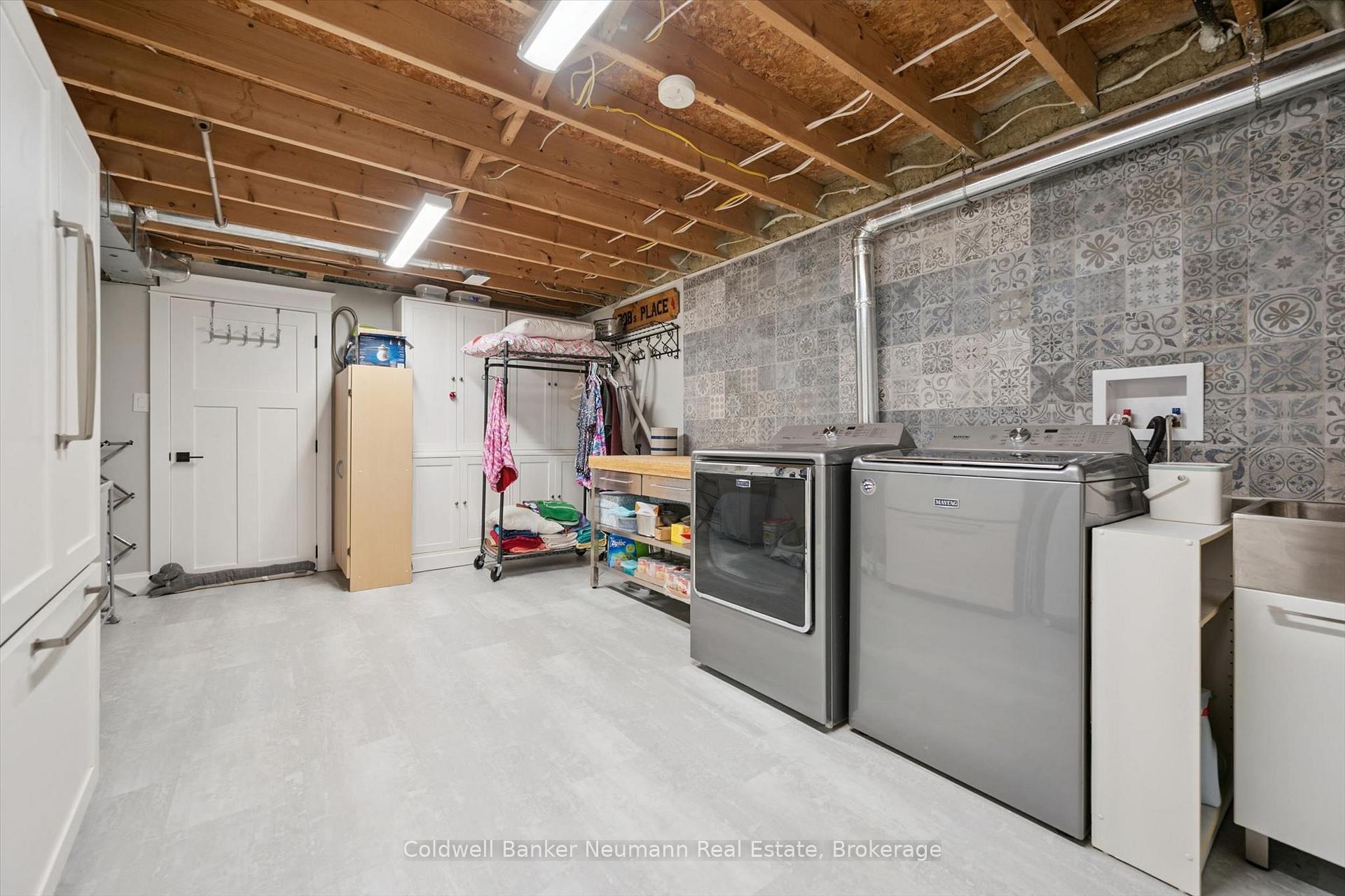 Photo 30 of 268 Glencoe Avenue, Centre Wellington, Fergus — HOMEH