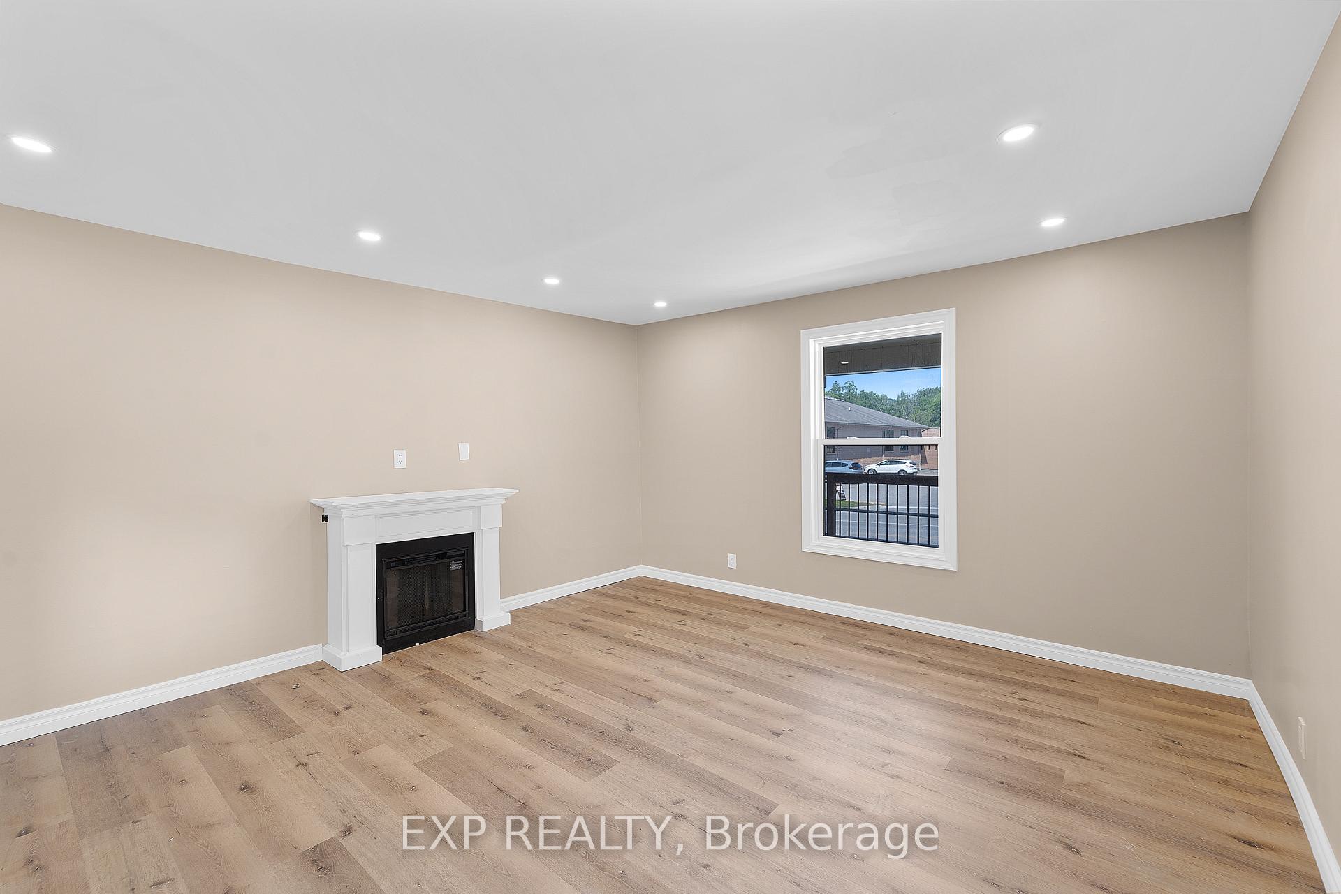 Photo 2 of Unit Unit 1, 165 Main Street, Brighton — HOMEH