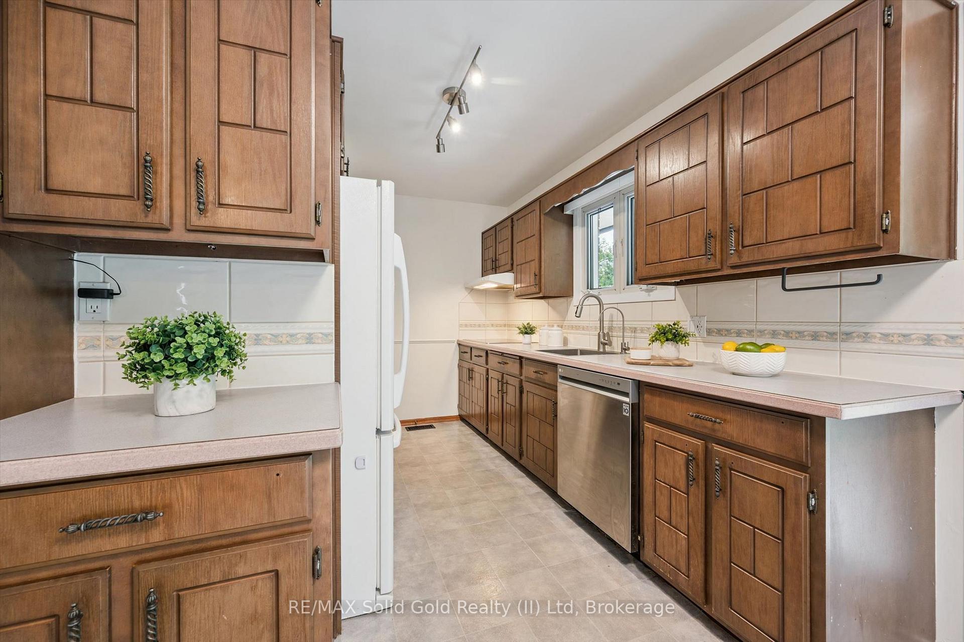 Photo 15 of 186 Marshall Street, Waterloo, Lincoln Heights — HOMEH