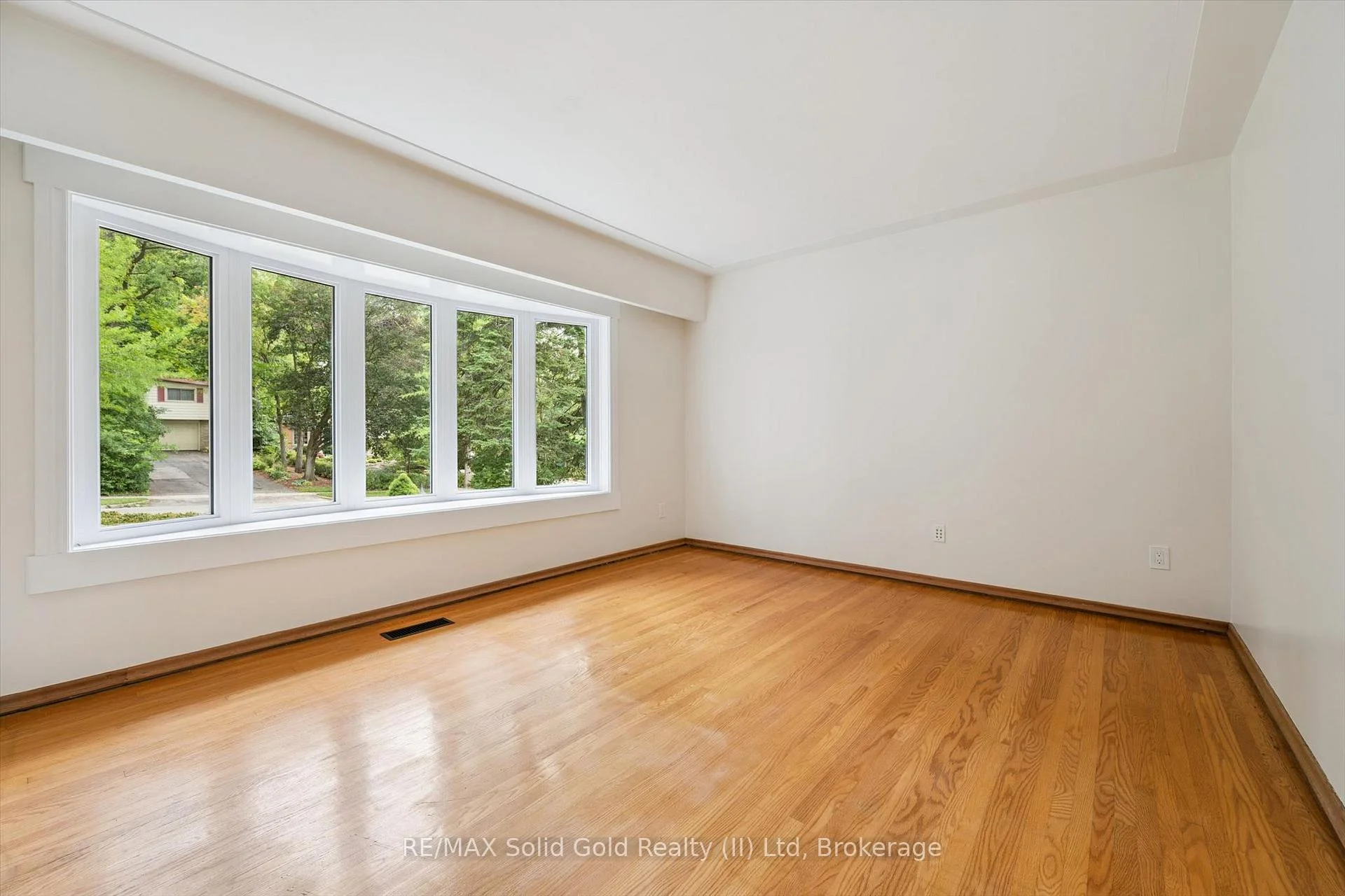 Photo 10 of 186 Marshall Street, Waterloo, Lincoln Heights — HOMEH
