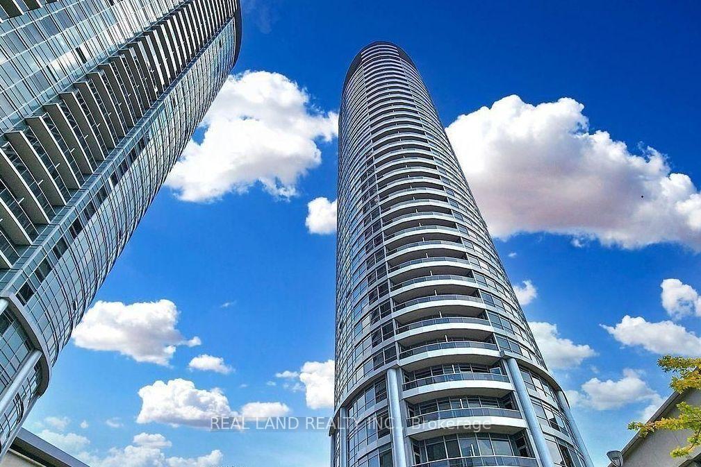 Front of Unit 2909, 125 Village Green Square