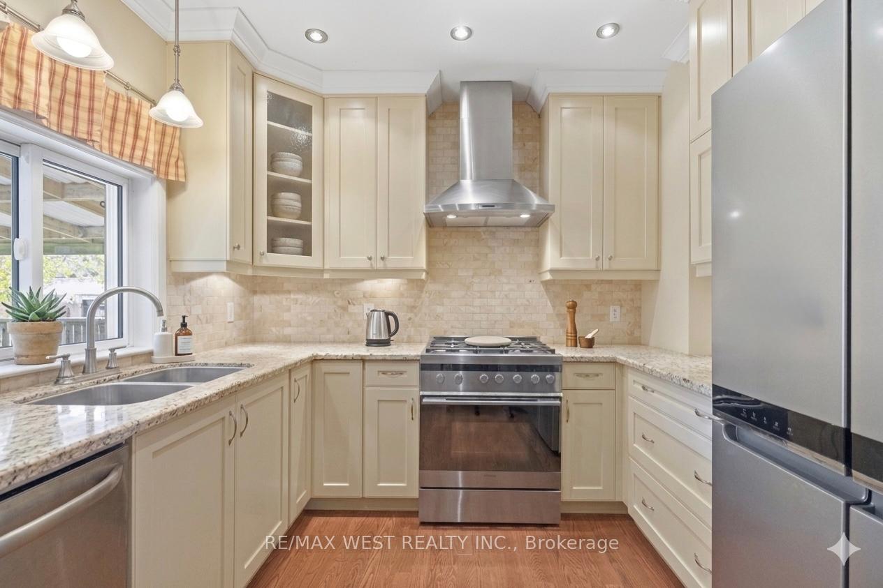 Photo 8 of 79 King Edward Avenue, Toronto, Woodbine-Lumsden — HOMEH