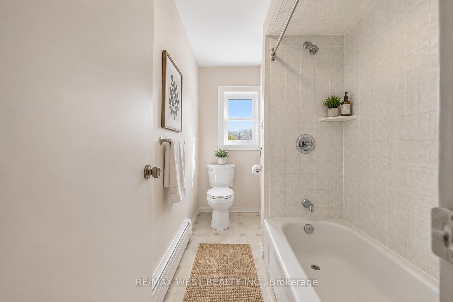 Photo 13 of 79 King Edward Avenue, Toronto, Woodbine-Lumsden — HOMEH