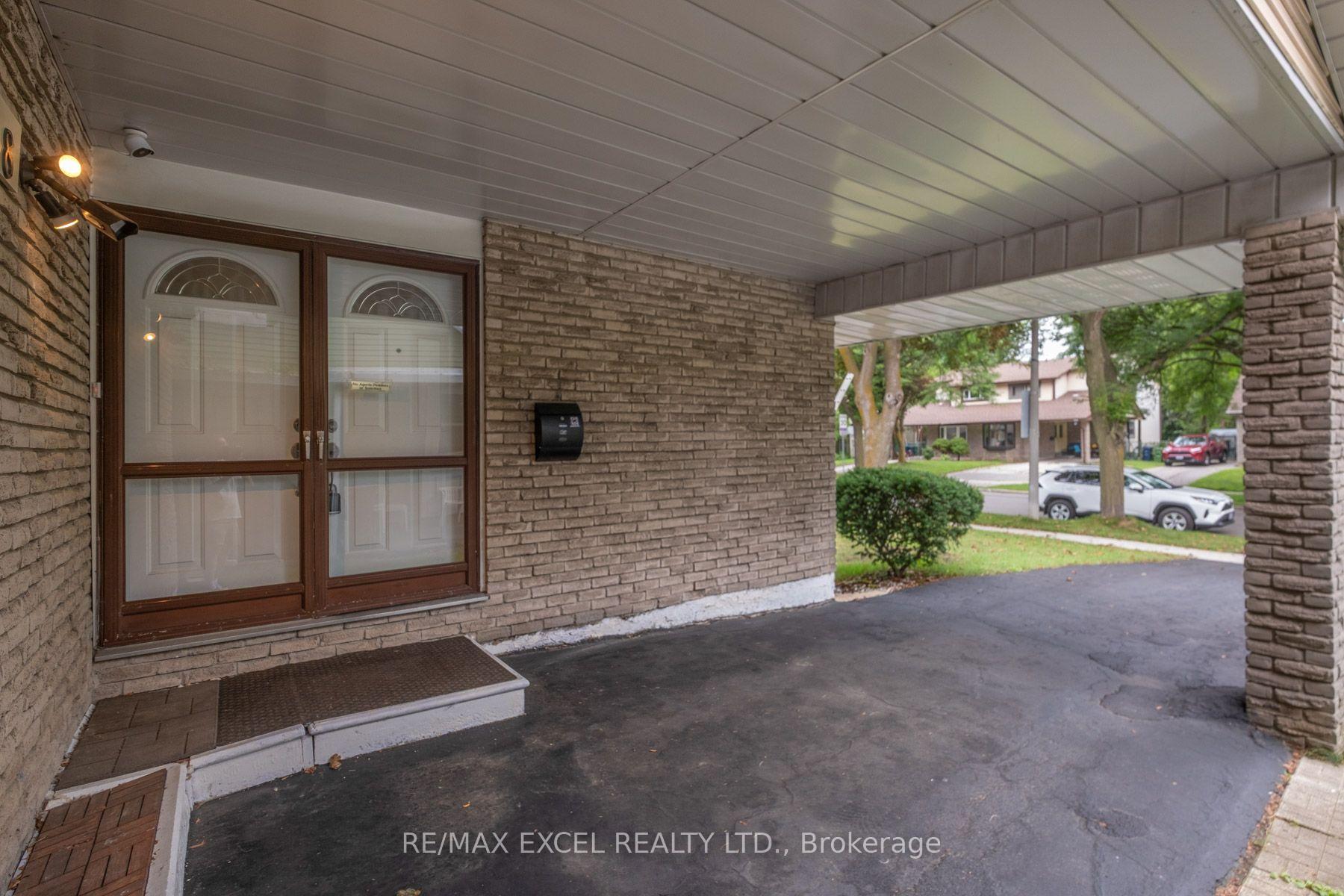 Photo 2 of 68 Applegate Crescent, North York, Hillcrest Village — HOMEH