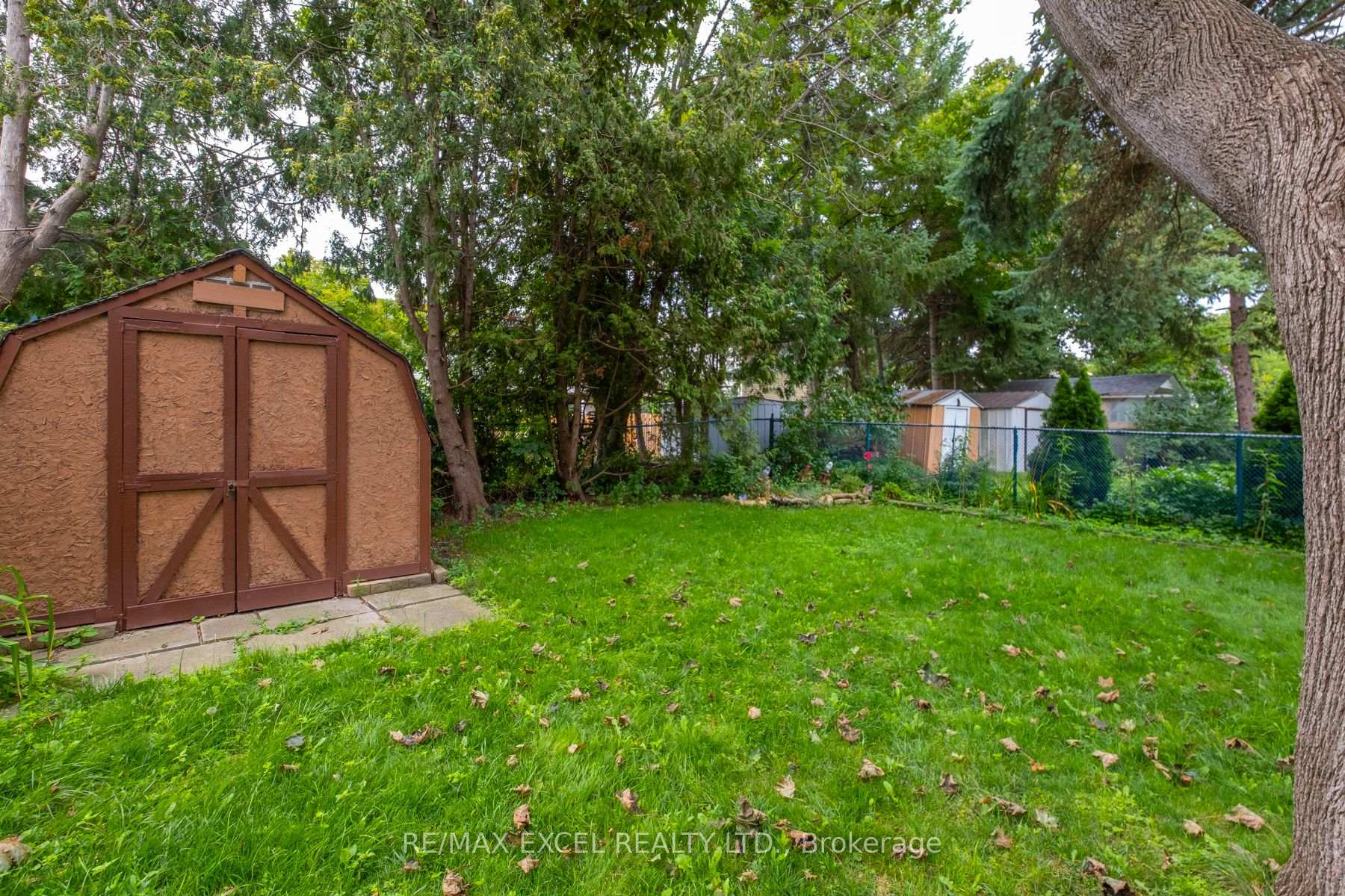Photo 3 of 68 Applegate Crescent, North York, Hillcrest Village — HOMEH