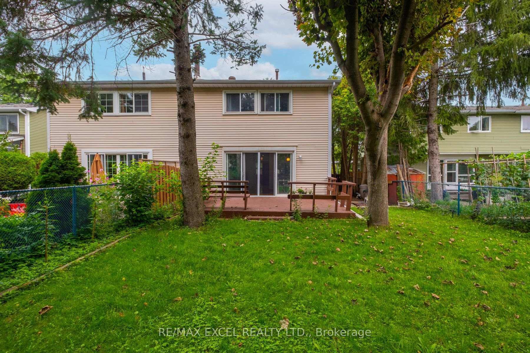 Photo 4 of 68 Applegate Crescent, North York, Hillcrest Village — HOMEH