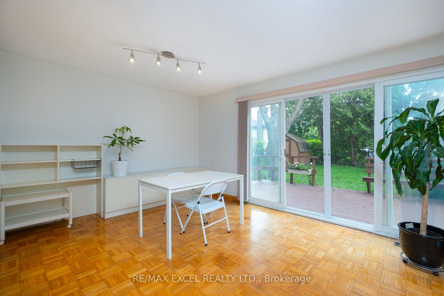 Photo 11 of 68 Applegate Crescent, North York, Hillcrest Village — HOMEH