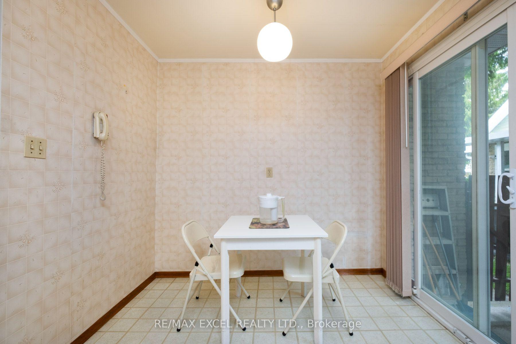 Photo 12 of 68 Applegate Crescent, North York, Hillcrest Village — HOMEH