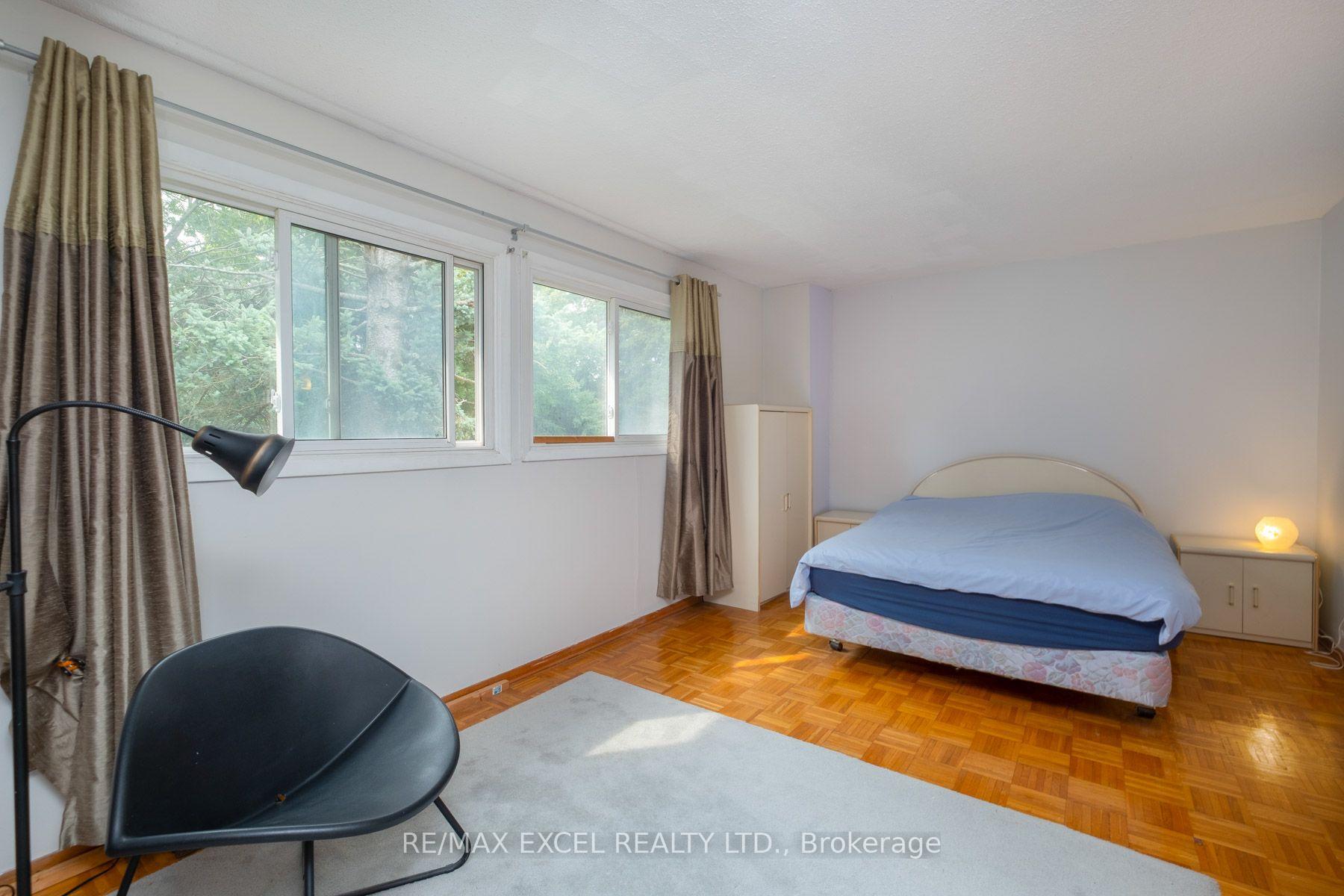 Photo 14 of 68 Applegate Crescent, North York, Hillcrest Village — HOMEH