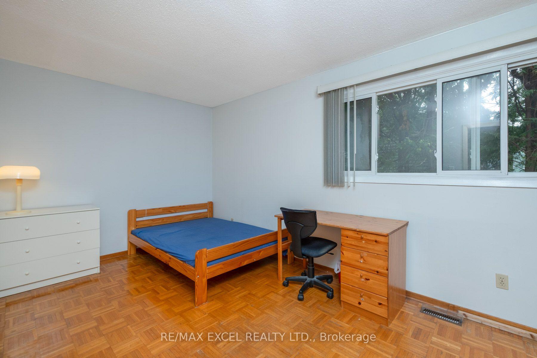 Photo 17 of 68 Applegate Crescent, North York, Hillcrest Village — HOMEH