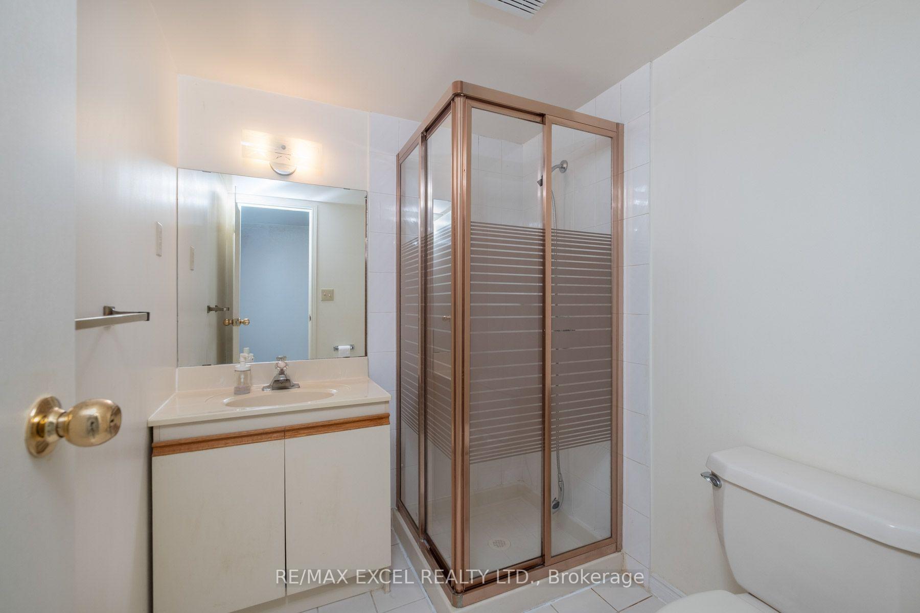 Photo 19 of 68 Applegate Crescent, North York, Hillcrest Village — HOMEH