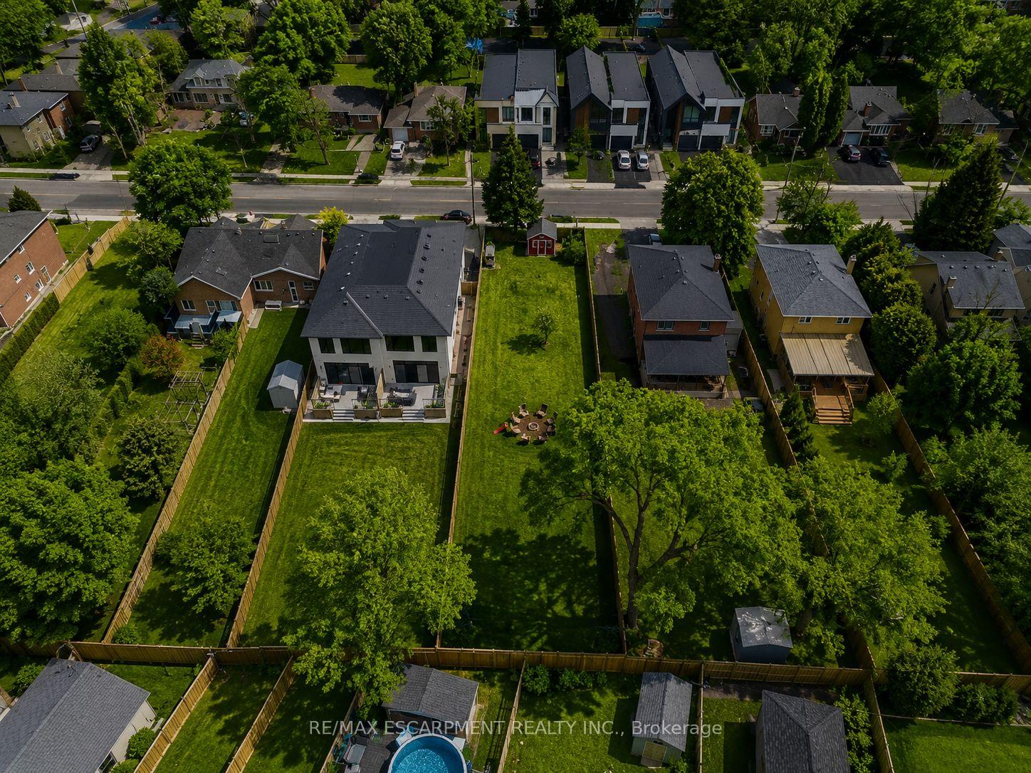 Photo 2 of 19B Broadview Avenue, Mississauga, Port Credit — HOMEH