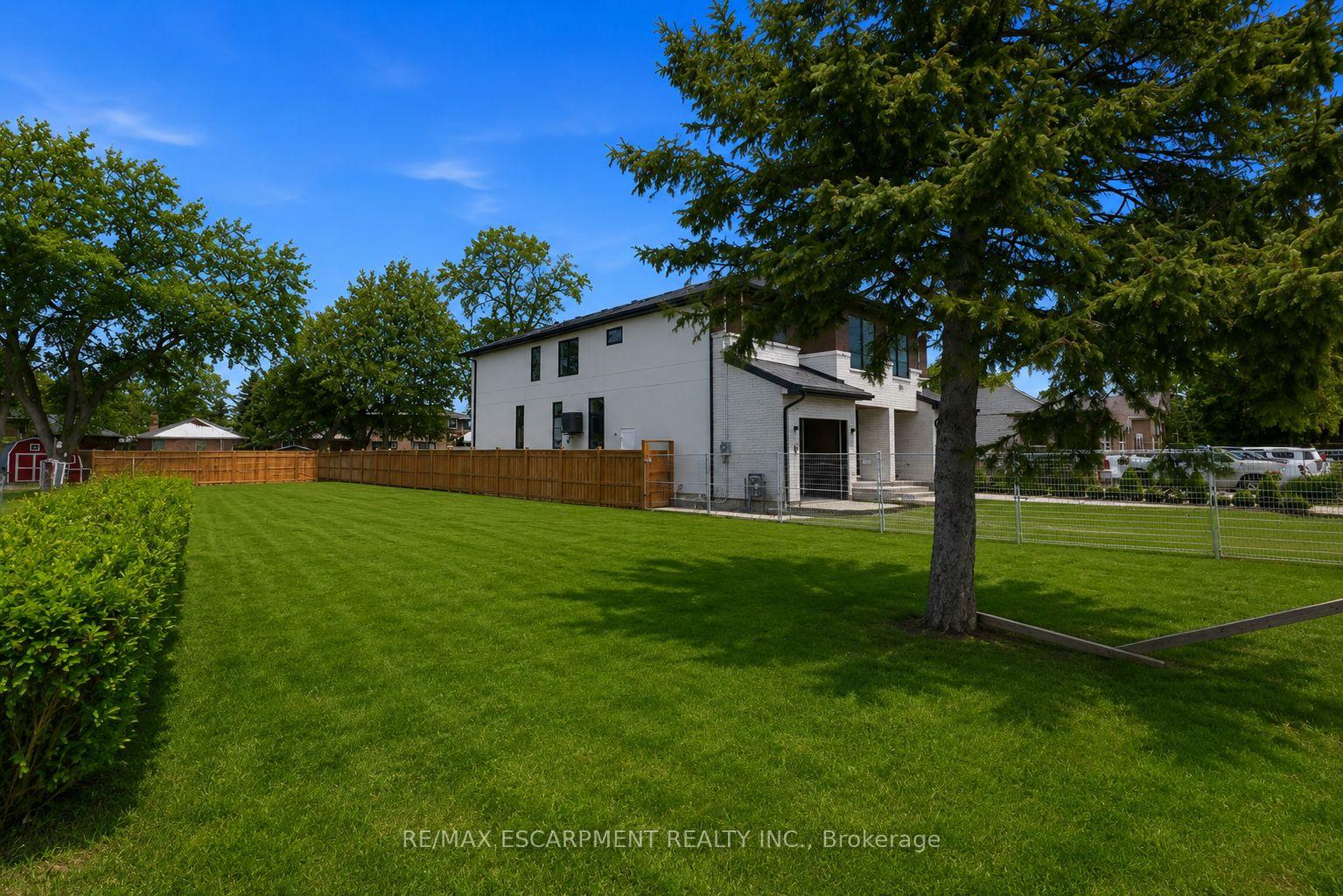 Photo 14 of 19B Broadview Avenue, Mississauga, Port Credit — HOMEH
