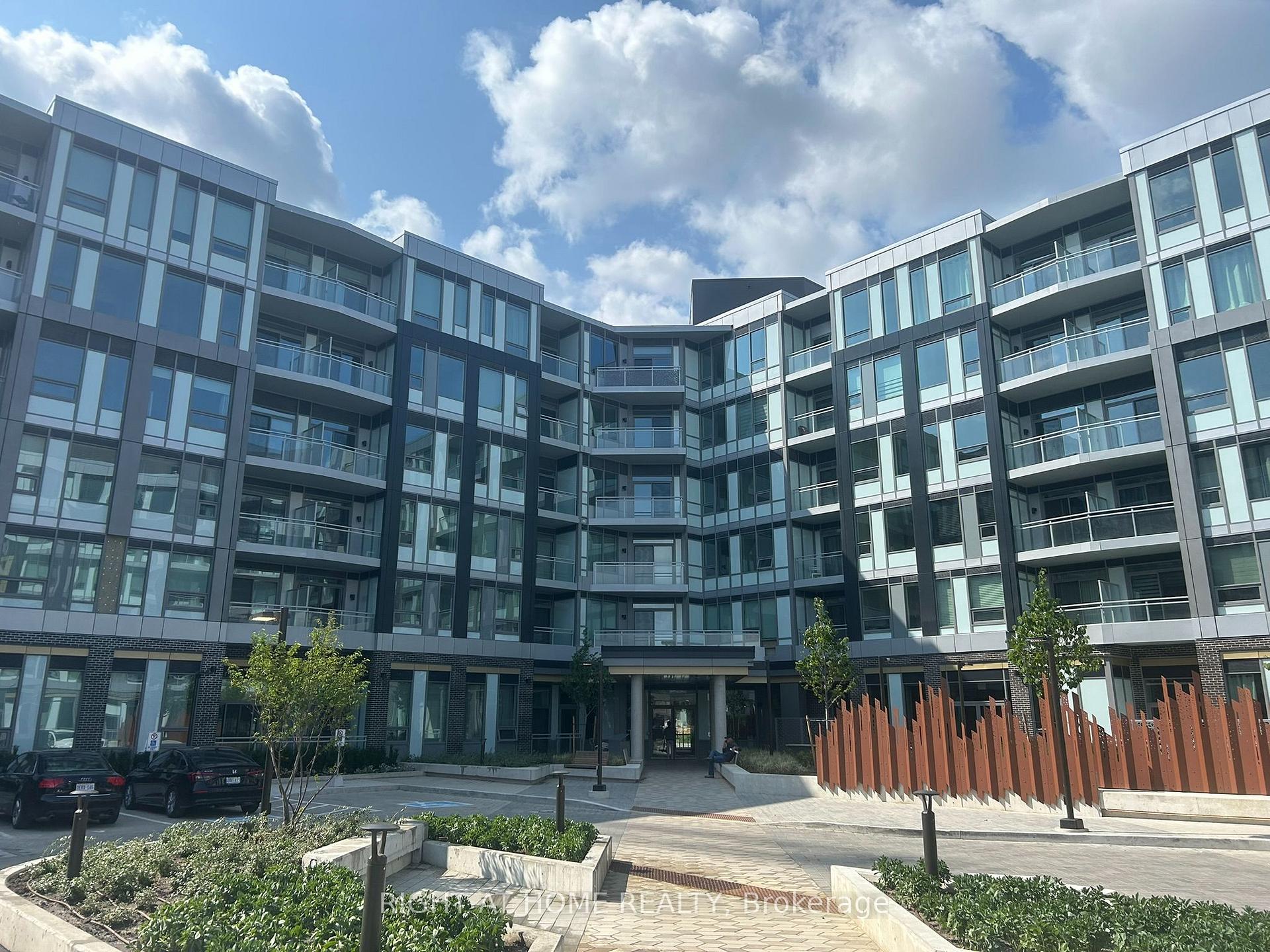 Photo 1 of Unit 641, 2501 Saw Whet Boulevard, Oakville, Glen Abbey — HOMEH