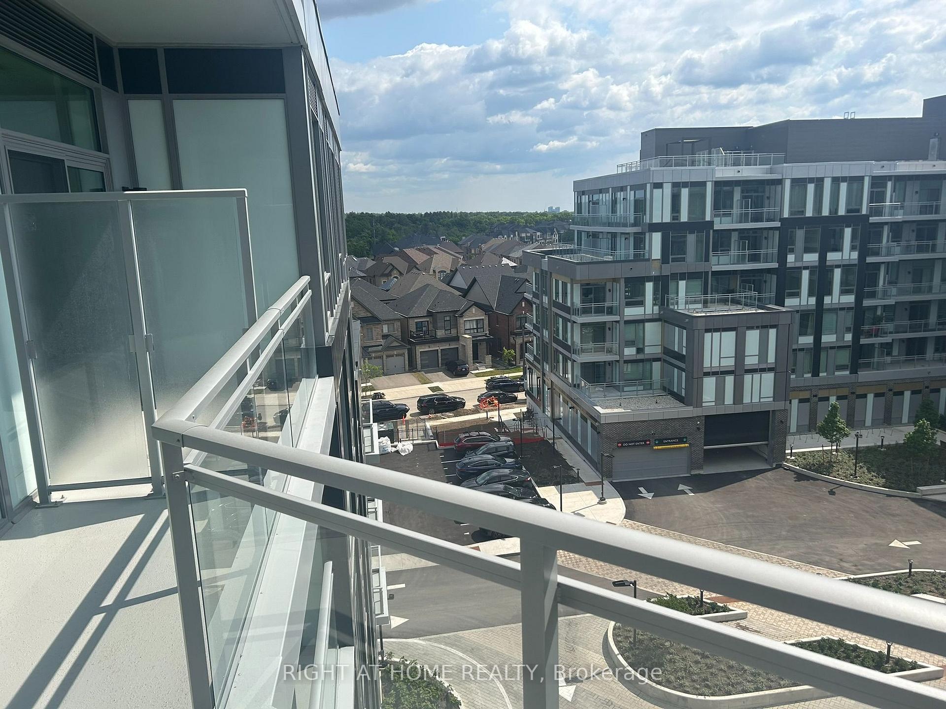 Photo 3 of Unit 641, 2501 Saw Whet Boulevard, Oakville, Glen Abbey — HOMEH