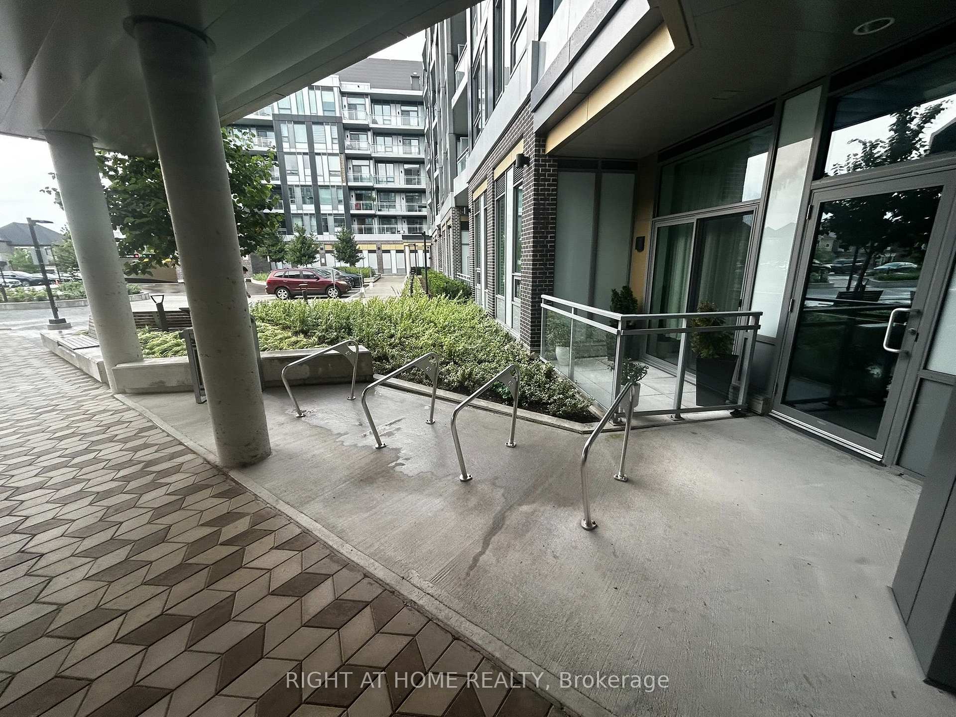 Photo 6 of Unit 641, 2501 Saw Whet Boulevard, Oakville, Glen Abbey — HOMEH