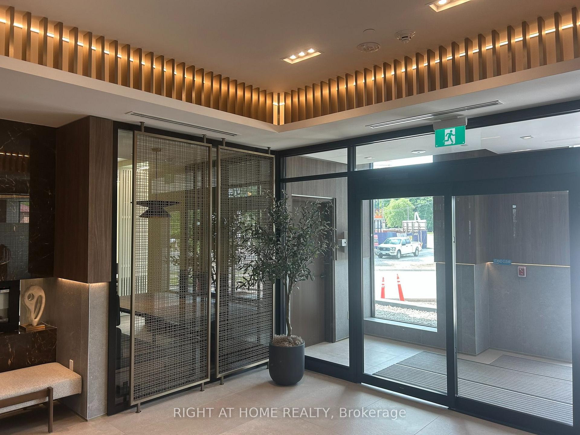 Photo 10 of Unit 641, 2501 Saw Whet Boulevard, Oakville, Glen Abbey — HOMEH