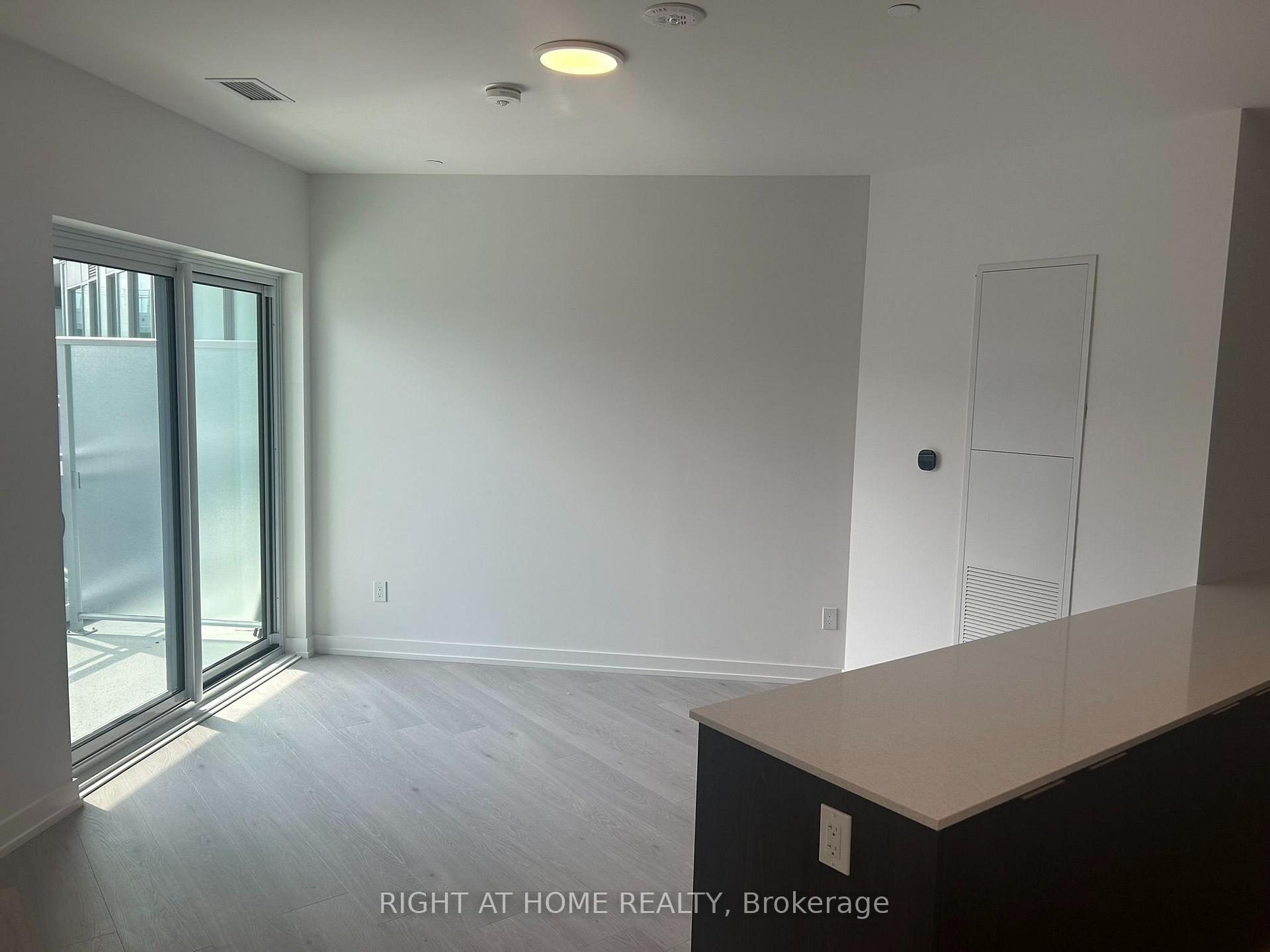Photo 23 of Unit 641, 2501 Saw Whet Boulevard, Oakville, Glen Abbey — HOMEH