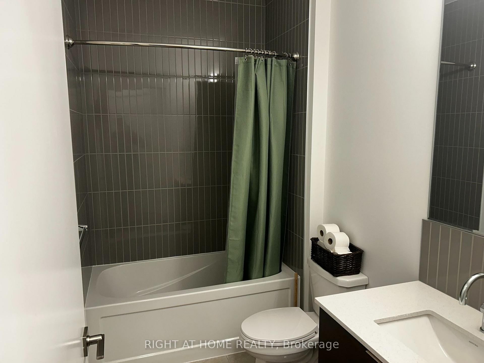 Photo 25 of Unit 641, 2501 Saw Whet Boulevard, Oakville, Glen Abbey — HOMEH
