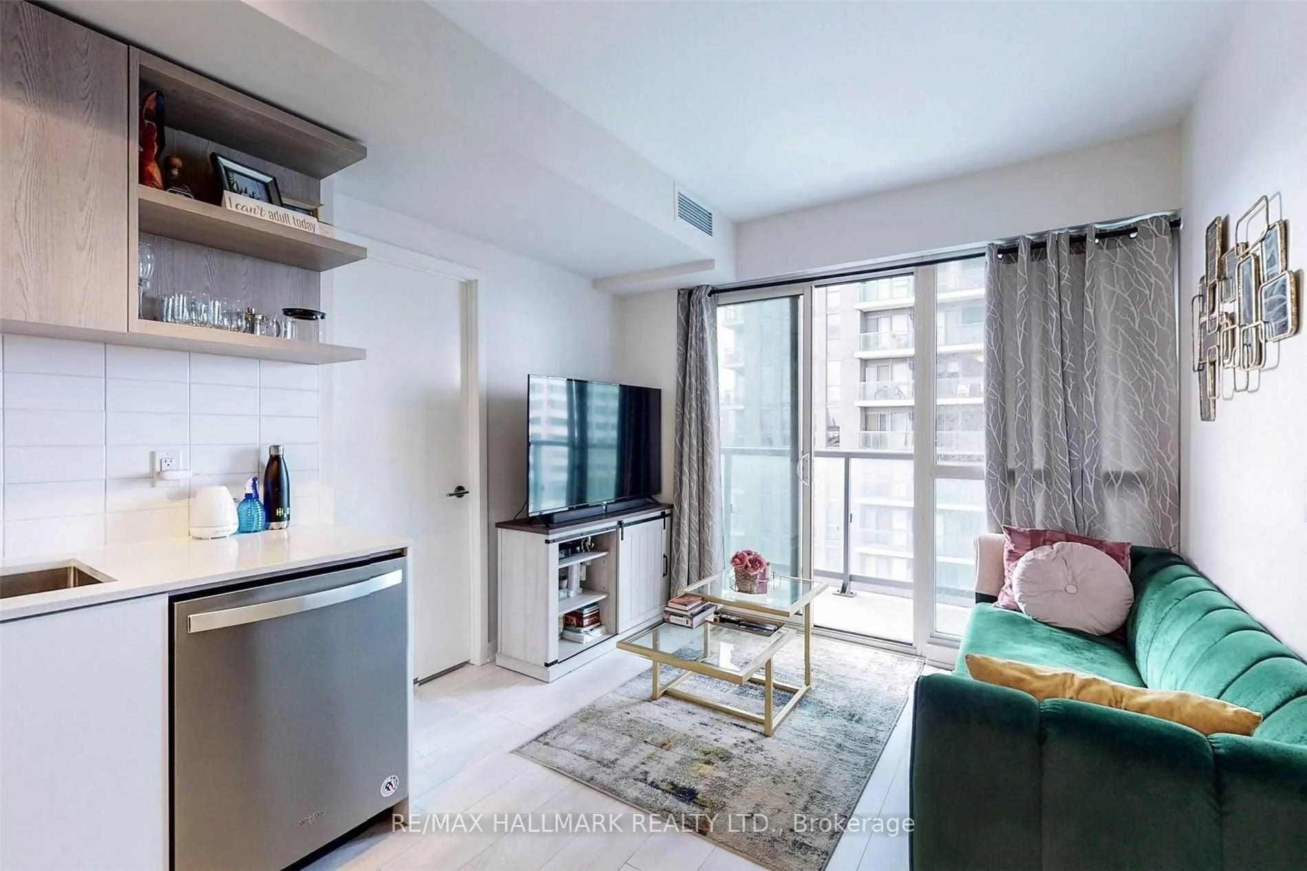 Photo 7 of Unit 808, 6 Sonic Way, Toronto, Flemingdon Park — HOMEH