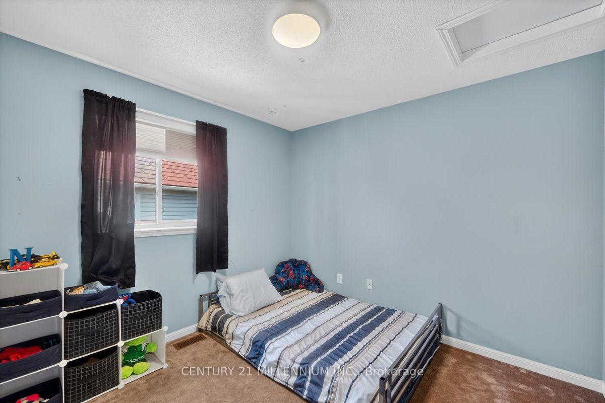 Photo 15 of 23 Eldad Drive, Clarington, Bowmanville — HOMEH