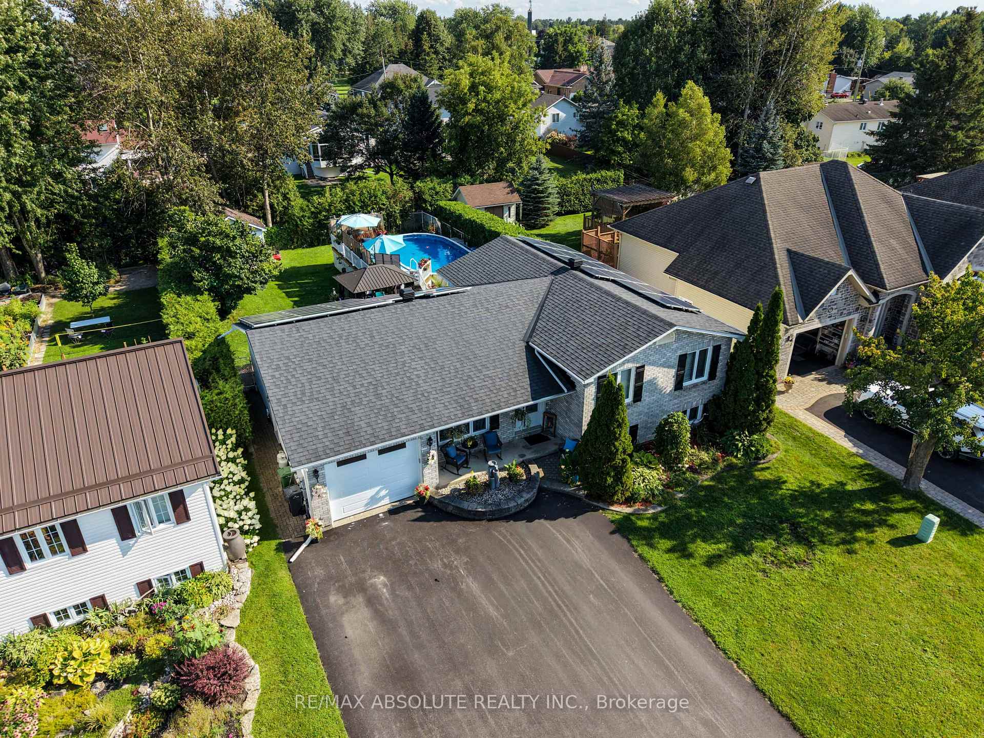 Photo 6 of 54 Albert Street, Russell, Embrun — HOMEH