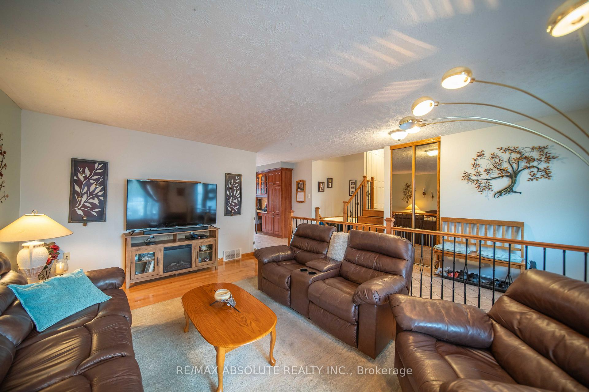 Photo 10 of 54 Albert Street, Russell, Embrun — HOMEH