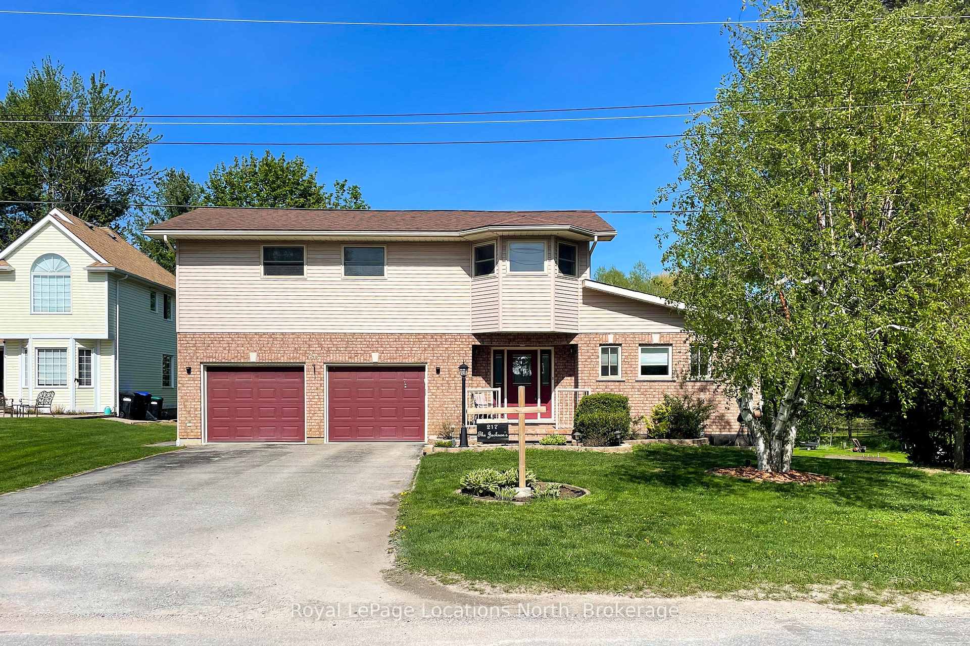 Photo 2 of 217 Dominion Drive, Clearview, Stayner — HOMEH