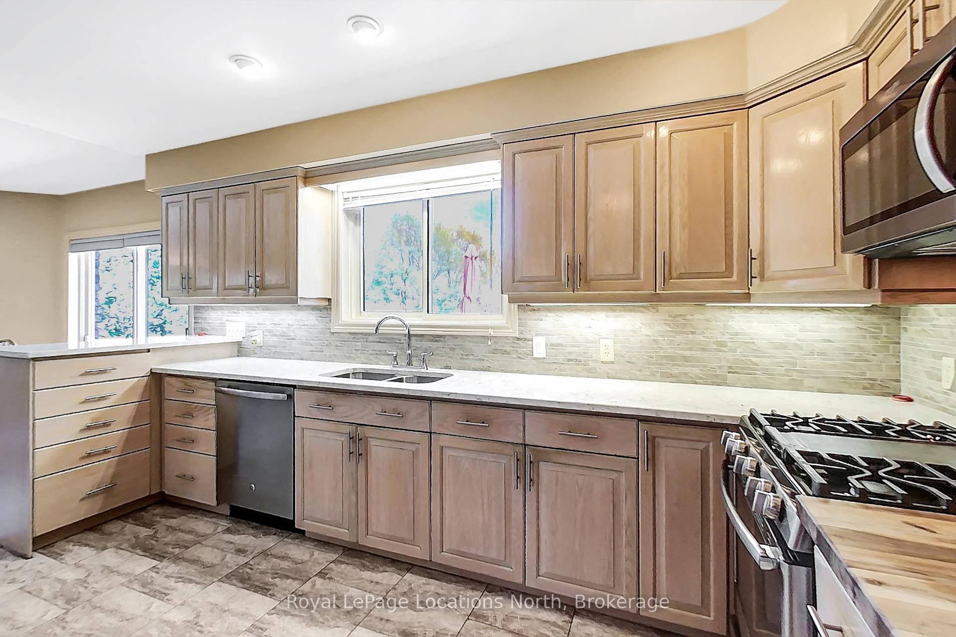 Photo 10 of 217 Dominion Drive, Clearview, Stayner — HOMEH